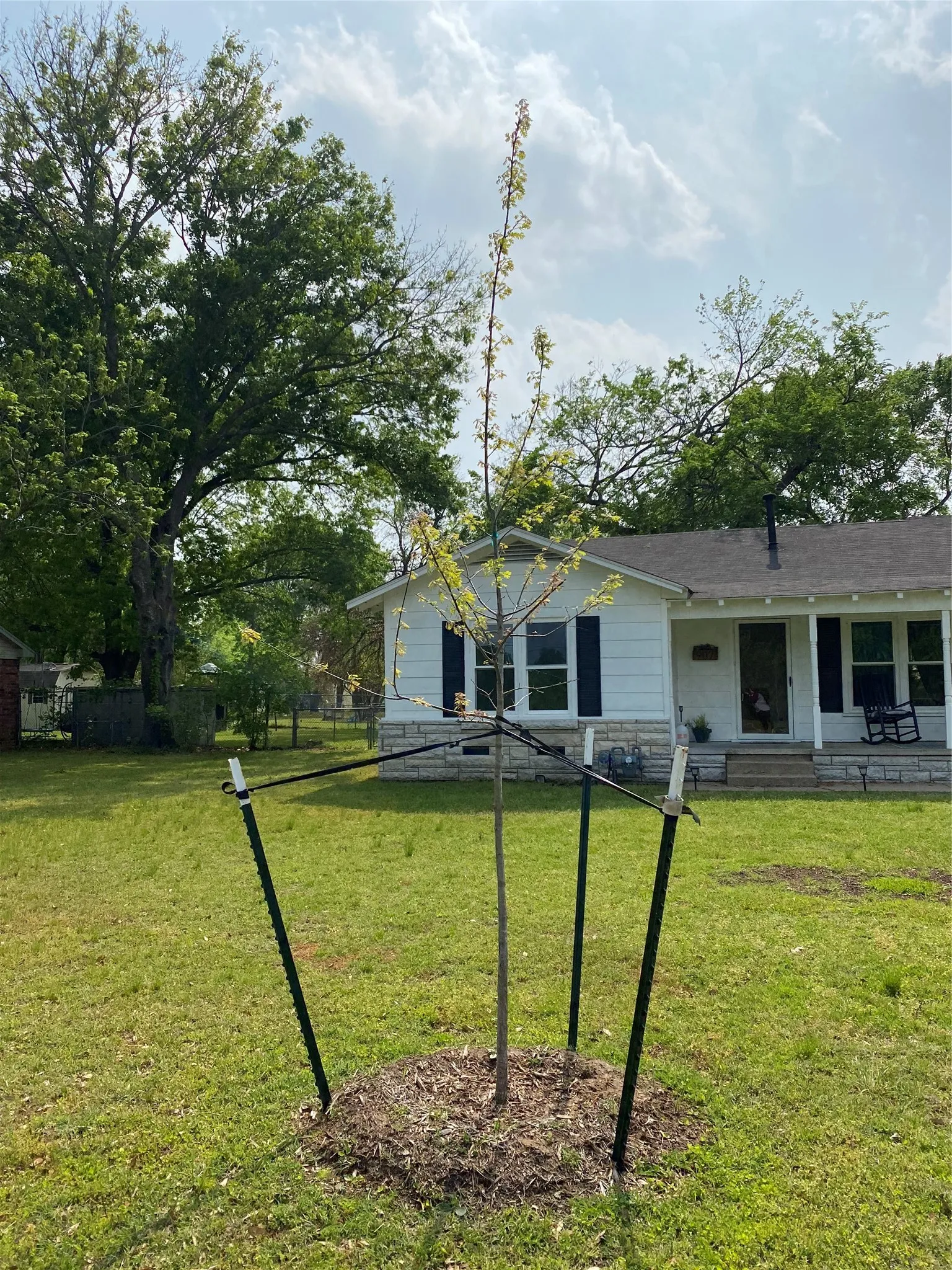 Single Family Residence For Sale in Hill County , 907 N Magnolia Avenue, Hubbard, Texas 76648, 2 Bedroom, 1 Bathroom, 1 Garage spaces, 1,324 Sqft, built in 1951, Preowned, mls#21235931, Real Estate Agent in Hubbard, Homes For Sale in Hill county, Homes For Sale in Hubbard, Realtor in Hubbard Texas, Real Estate Brokerage Independent Realty Texas, Luminita Cordes Realtor