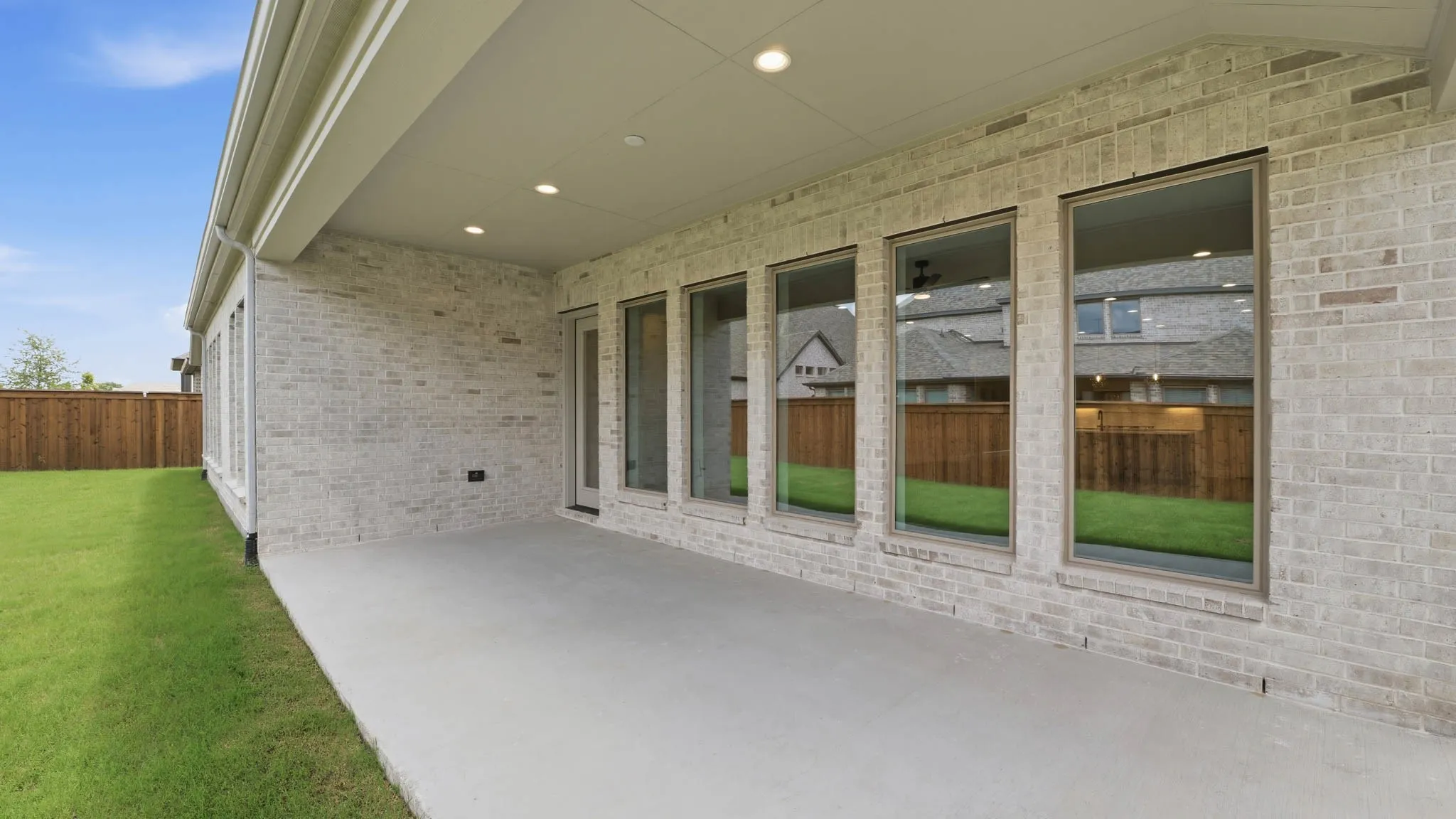 Single Family Residence For Sale in Rockwall County , 1926 Vantage Drive, Rockwall, Texas 75087, 4 Bedroom, 5 Bathroom, 3 Garage spaces, 3,545 Sqft, built in 2026, New Construction - Incomplete, mls#21236033, Real Estate Agent in Rockwall, Homes For Sale in Rockwall county, Homes For Sale in Rockwall, Realtor in Rockwall Texas, Real Estate Brokerage Independent Realty Texas, Luminita Cordes Realtor