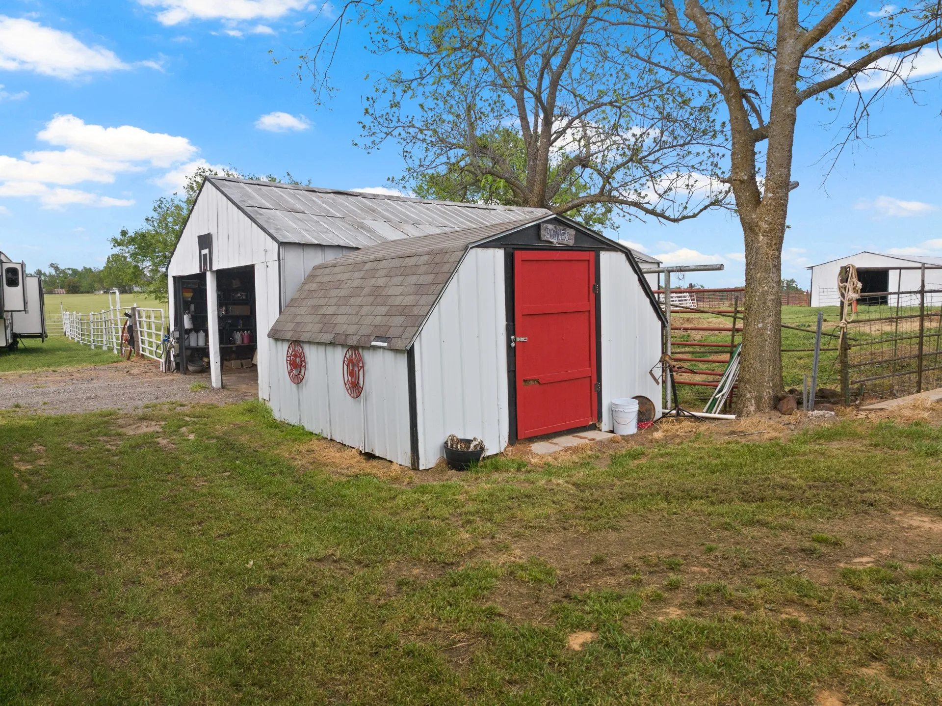 Single Family Residence For Sale in Wood County , 1018 County Road 4287, Winnsboro, Texas 75494, 3 Bedroom, 2 Bathroom, Garage spaces, 1,155 Sqft, built in 1865, Preowned, Price $1,200,000, mls#21235779, Real Estate Agent in Winnsboro, Homes For Sale in Wood county, Homes For Sale in Winnsboro, Realtor in Winnsboro Texas, Real Estate Brokerage Independent Realty Texas, Luminita Cordes Realtor