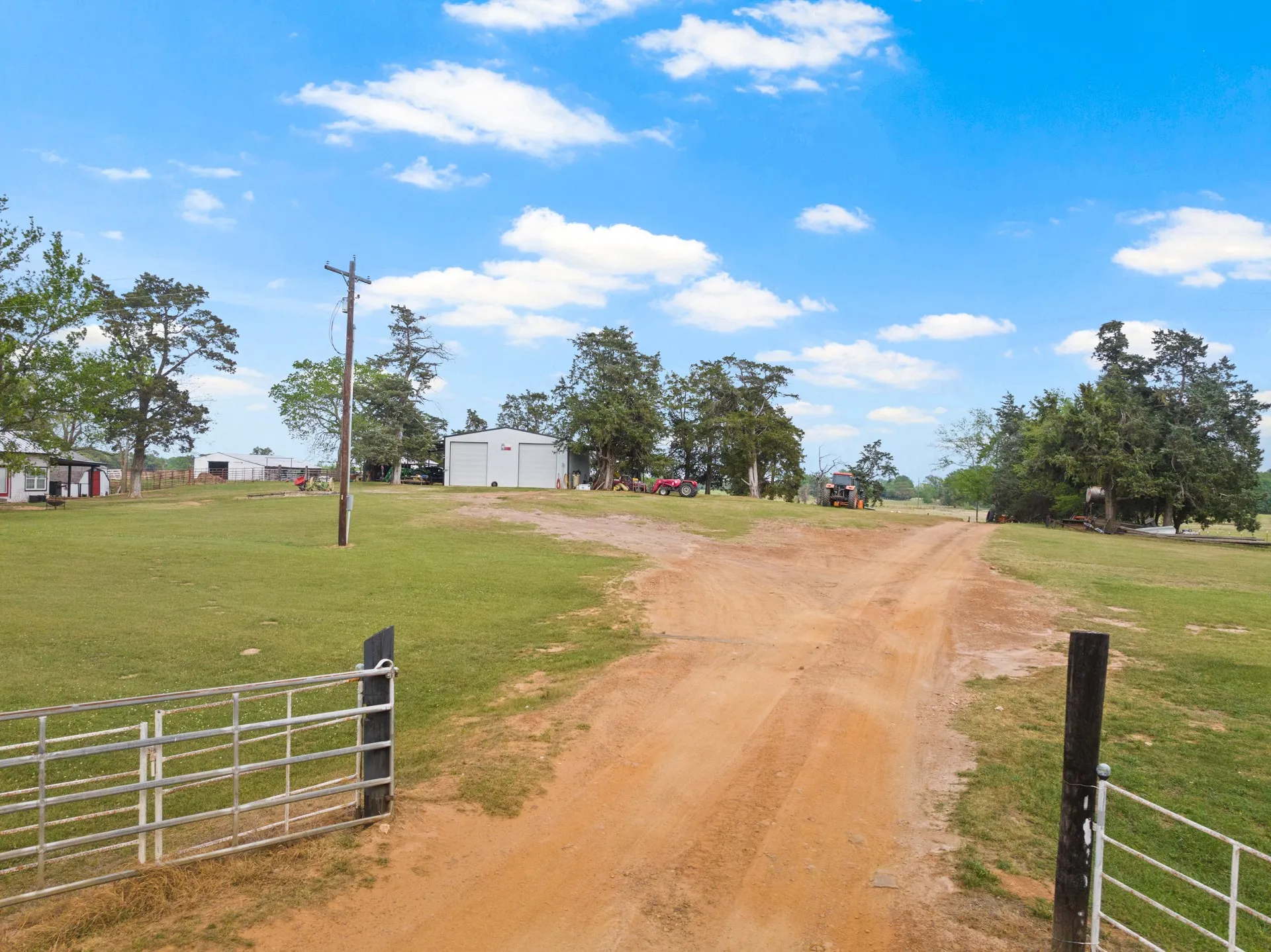 Single Family Residence For Sale in Wood County , 1018 County Road 4287, Winnsboro, Texas 75494, 3 Bedroom, 2 Bathroom, Garage spaces, 1,155 Sqft, built in 1865, Preowned, Price $1,200,000, mls#21235779, Real Estate Agent in Winnsboro, Homes For Sale in Wood county, Homes For Sale in Winnsboro, Realtor in Winnsboro Texas, Real Estate Brokerage Independent Realty Texas, Luminita Cordes Realtor