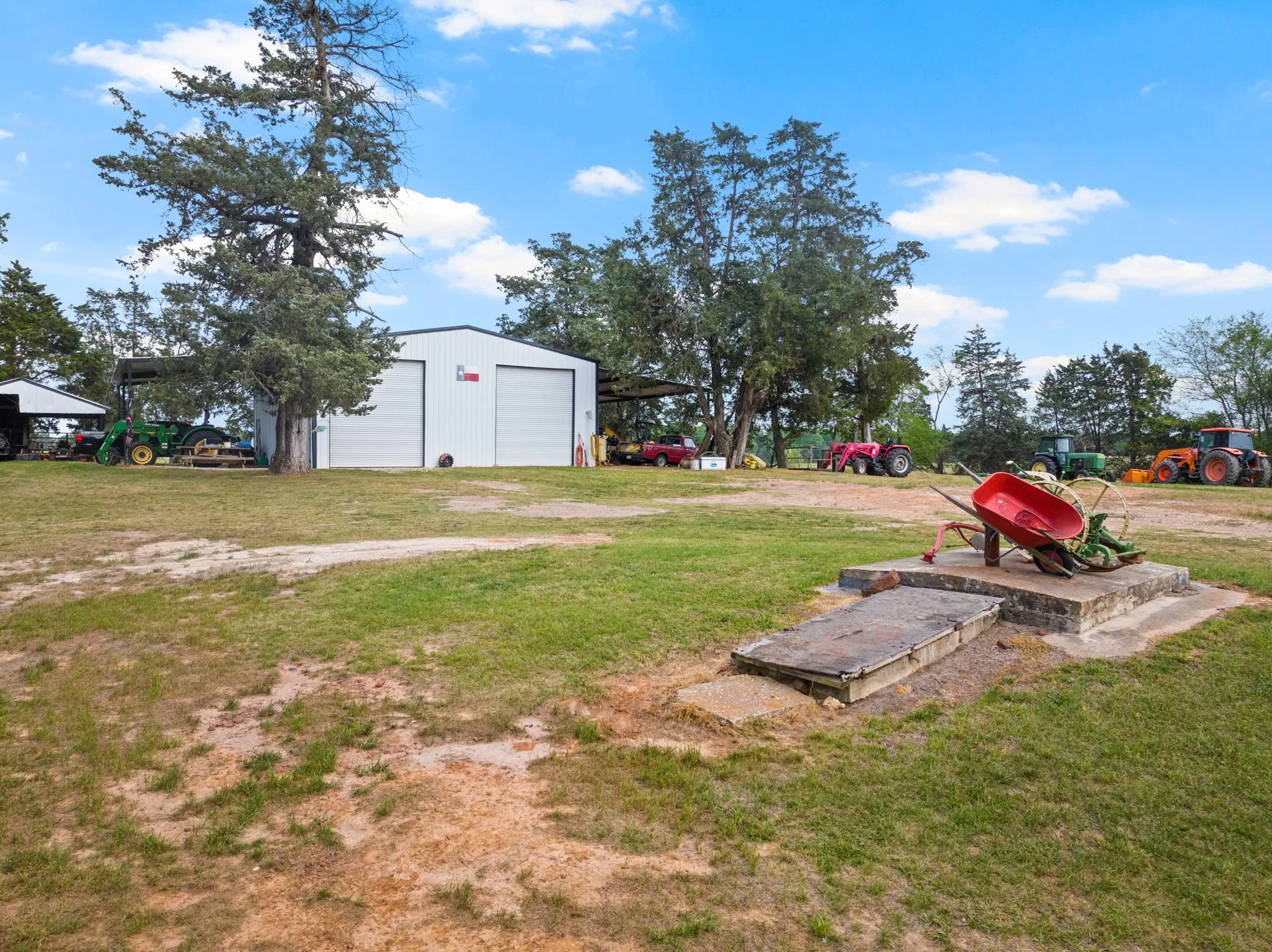 Single Family Residence For Sale in Wood County , 1018 County Road 4287, Winnsboro, Texas 75494, 3 Bedroom, 2 Bathroom, Garage spaces, 1,155 Sqft, built in 1865, Preowned, Price $1,200,000, mls#21235779, Real Estate Agent in Winnsboro, Homes For Sale in Wood county, Homes For Sale in Winnsboro, Realtor in Winnsboro Texas, Real Estate Brokerage Independent Realty Texas, Luminita Cordes Realtor