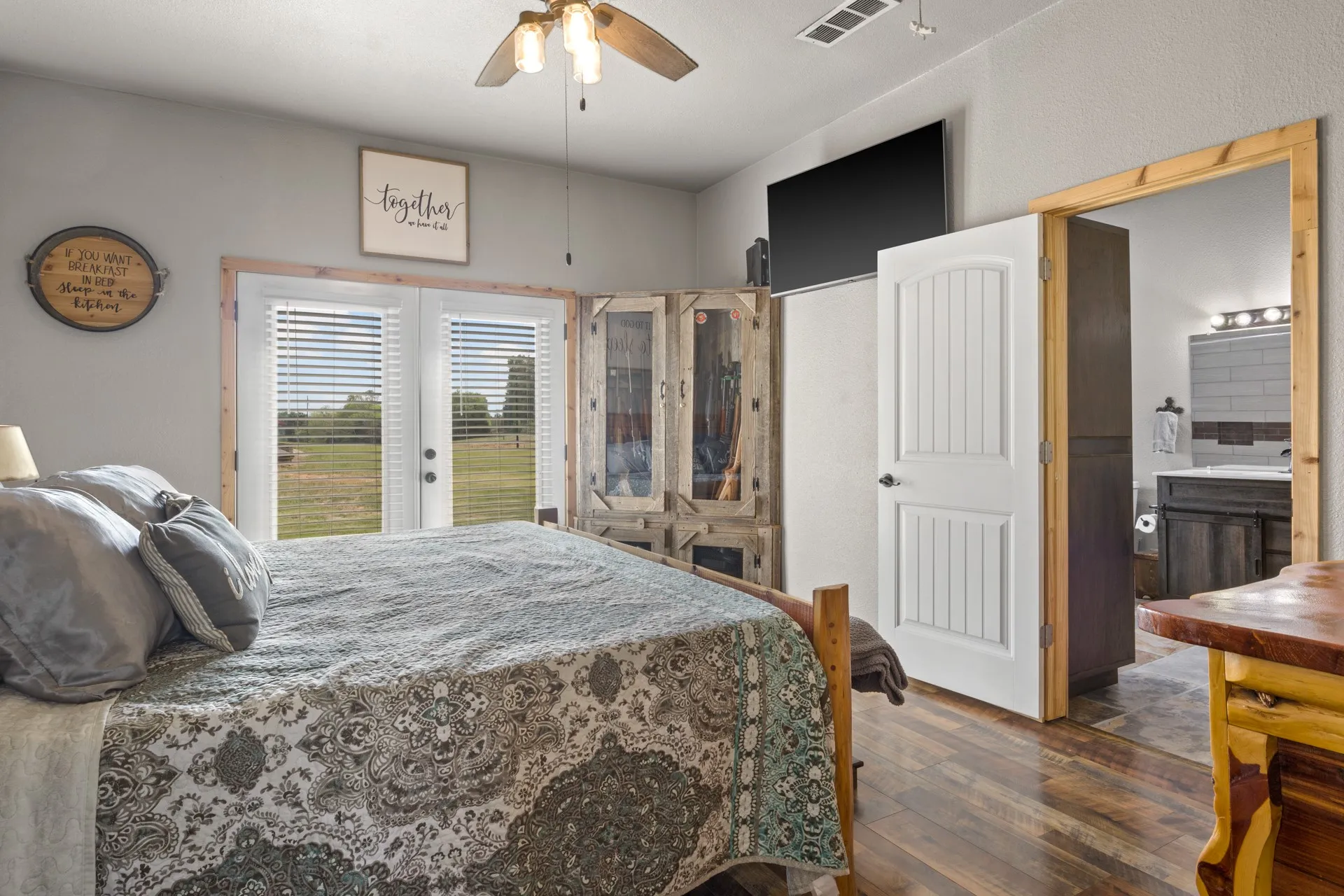 Single Family Residence For Sale in Wood County , 1018 County Road 4287, Winnsboro, Texas 75494, 3 Bedroom, 2 Bathroom, Garage spaces, 1,155 Sqft, built in 1865, Preowned, Price $1,200,000, mls#21235779, Real Estate Agent in Winnsboro, Homes For Sale in Wood county, Homes For Sale in Winnsboro, Realtor in Winnsboro Texas, Real Estate Brokerage Independent Realty Texas, Luminita Cordes Realtor