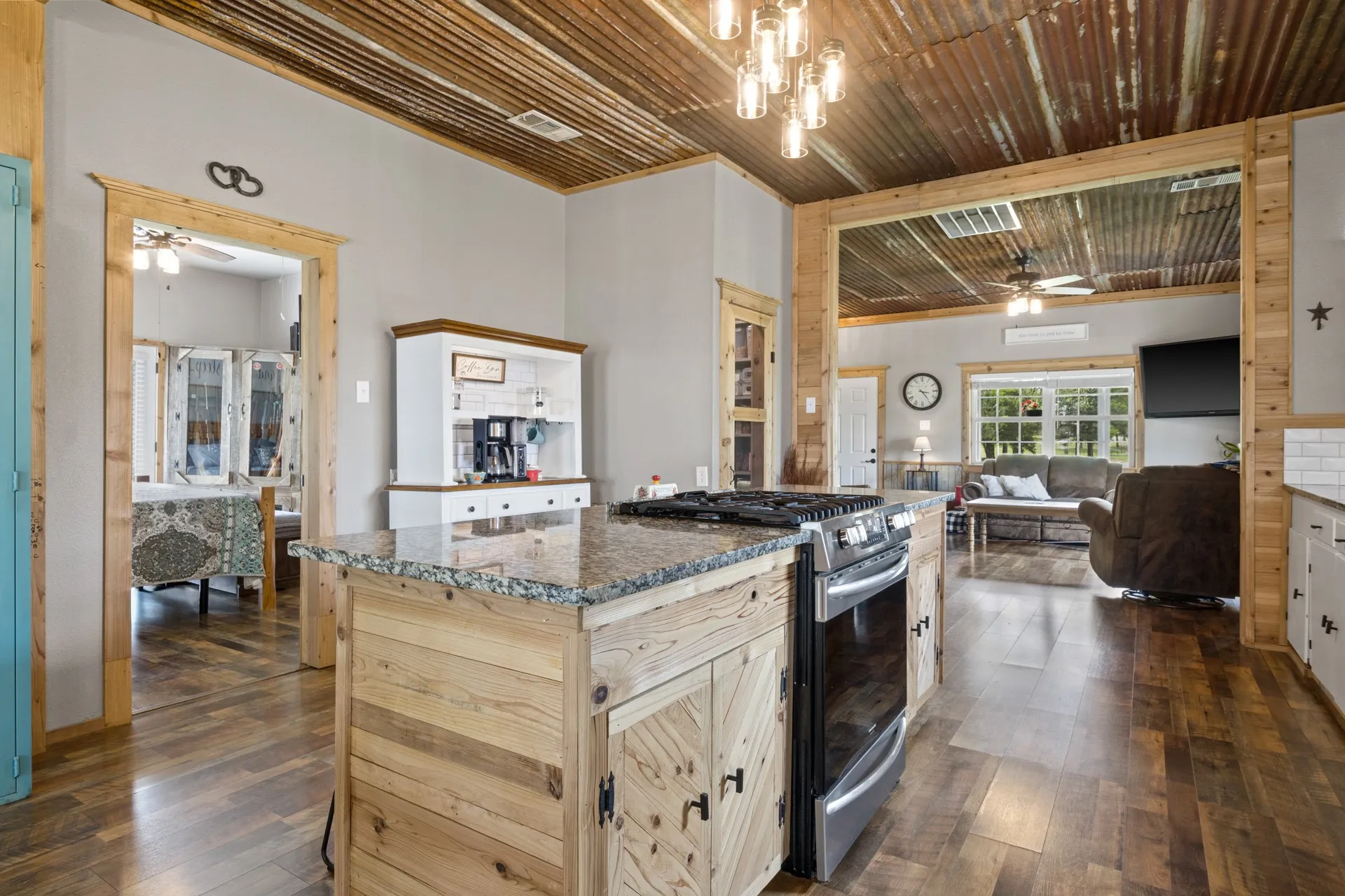 Single Family Residence For Sale in Wood County , 1018 County Road 4287, Winnsboro, Texas 75494, 3 Bedroom, 2 Bathroom, Garage spaces, 1,155 Sqft, built in 1865, Preowned, Price $1,200,000, mls#21235779, Real Estate Agent in Winnsboro, Homes For Sale in Wood county, Homes For Sale in Winnsboro, Realtor in Winnsboro Texas, Real Estate Brokerage Independent Realty Texas, Luminita Cordes Realtor