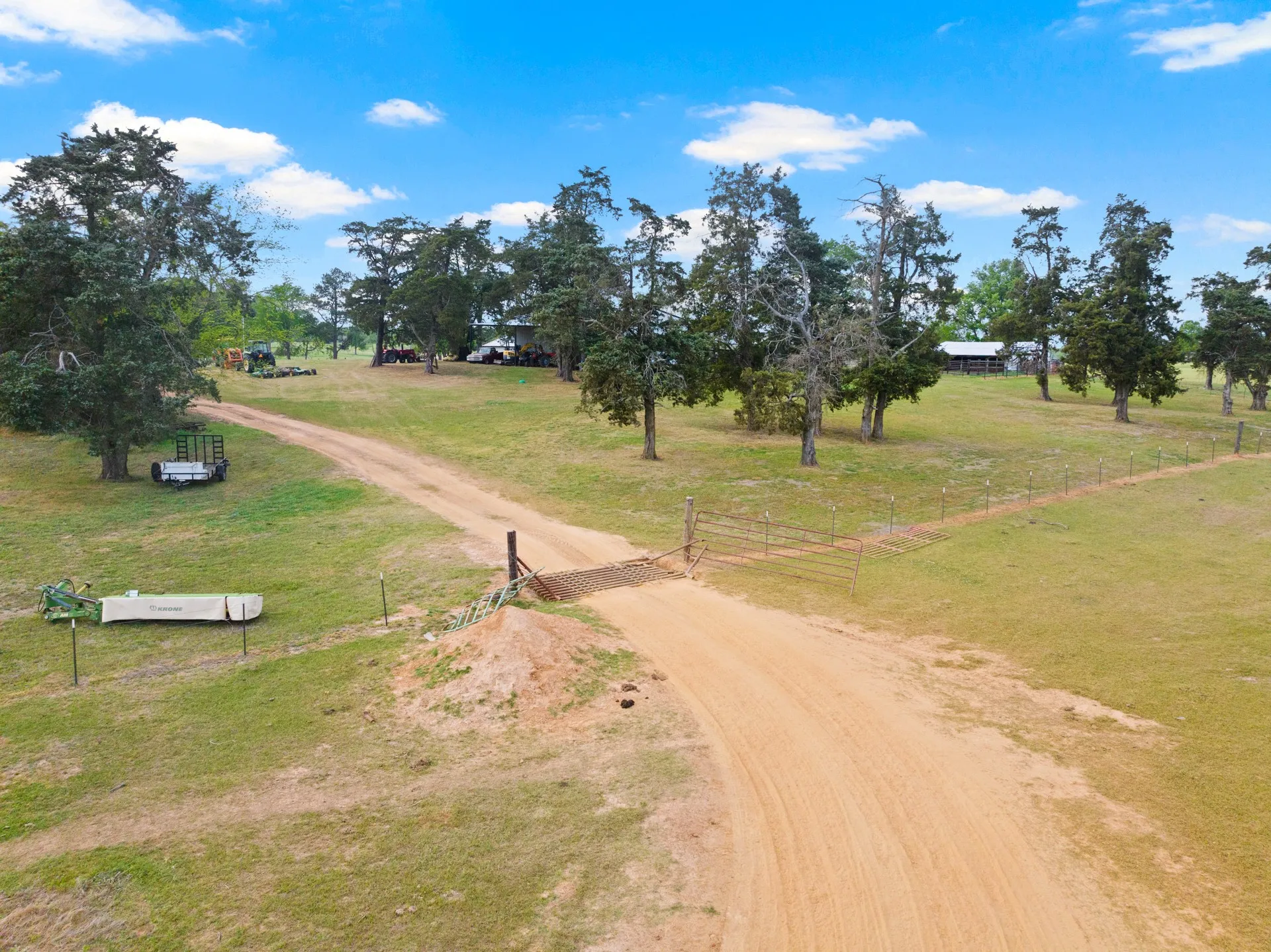 Single Family Residence For Sale in Wood County , 1018 County Road 4287, Winnsboro, Texas 75494, 3 Bedroom, 2 Bathroom, Garage spaces, 1,155 Sqft, built in 1865, Preowned, Price $1,200,000, mls#21235779, Real Estate Agent in Winnsboro, Homes For Sale in Wood county, Homes For Sale in Winnsboro, Realtor in Winnsboro Texas, Real Estate Brokerage Independent Realty Texas, Luminita Cordes Realtor