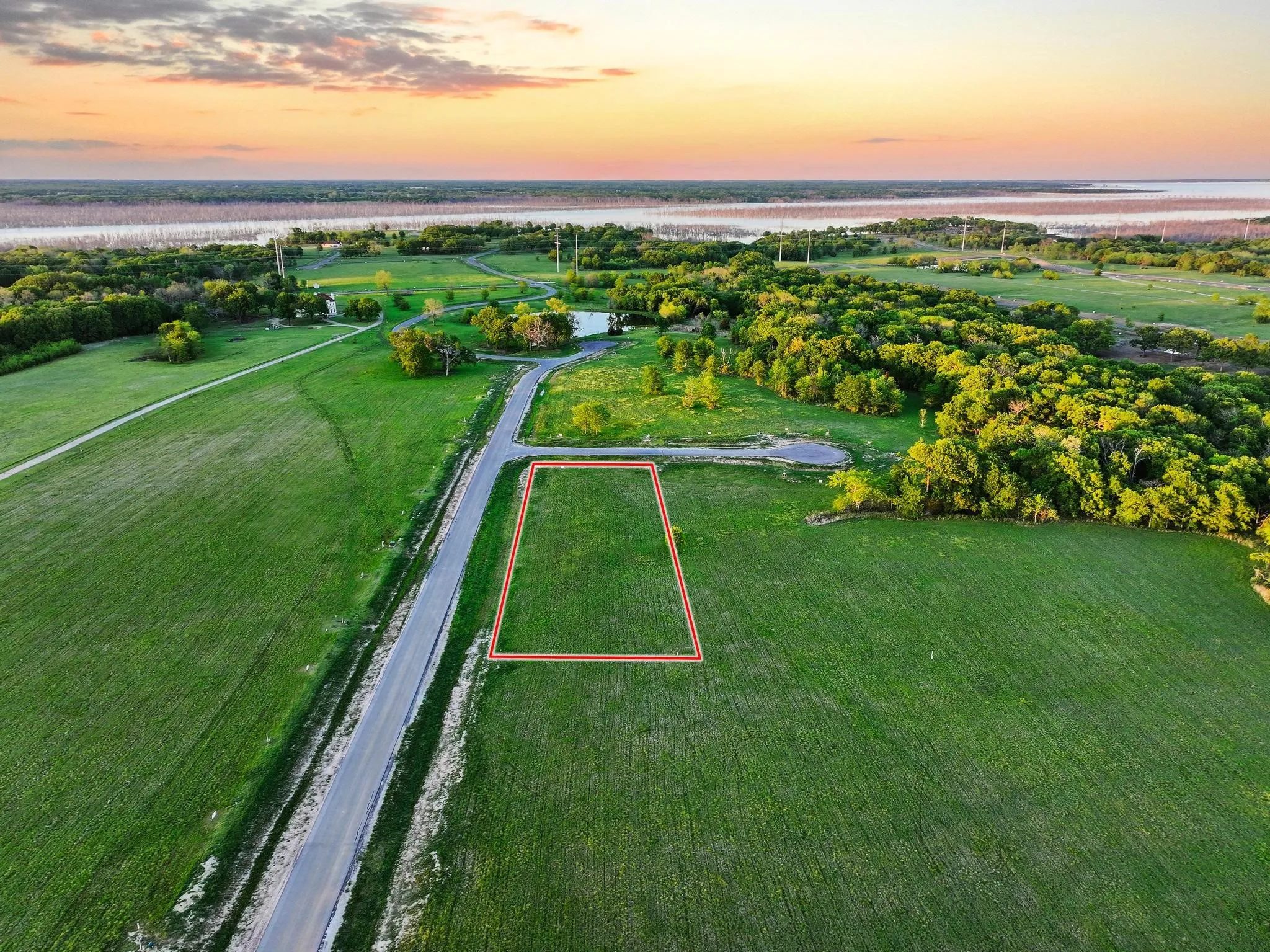 Unimproved Land For Sale in Fannin County , 210 Diamond Point, Dodd City, Texas 75438, 0, 0, Garage spaces, 0 Sqft, built in 0, mls#21236017, Real Estate Agent in Dodd City, Homes For Sale in Fannin county, Homes For Sale in Dodd City, Realtor in Dodd City Texas, Real Estate Brokerage Independent Realty Texas, Luminita Cordes Realtor