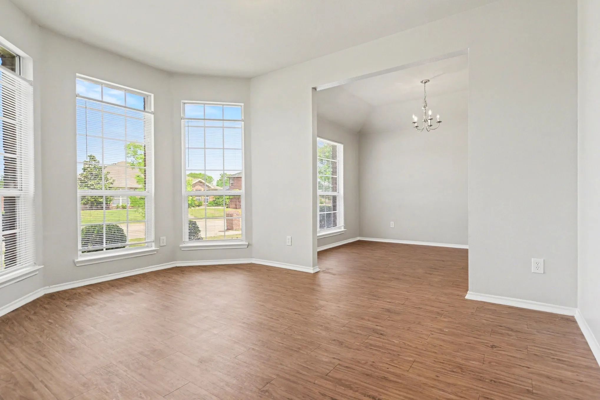 Single Family Residence For Sale in Rockwall County , 2781 Avery Drive, Rockwall, Texas 75032, 4 Bedroom, 2 Bathroom, 2 Garage spaces, 2,225 Sqft, built in 2006, mls#21232247, Real Estate Agent in Rockwall, Homes For Sale in Rockwall county, Homes For Sale in Rockwall, Realtor in Rockwall Texas, Real Estate Brokerage Independent Realty Texas, Luminita Cordes Realtor