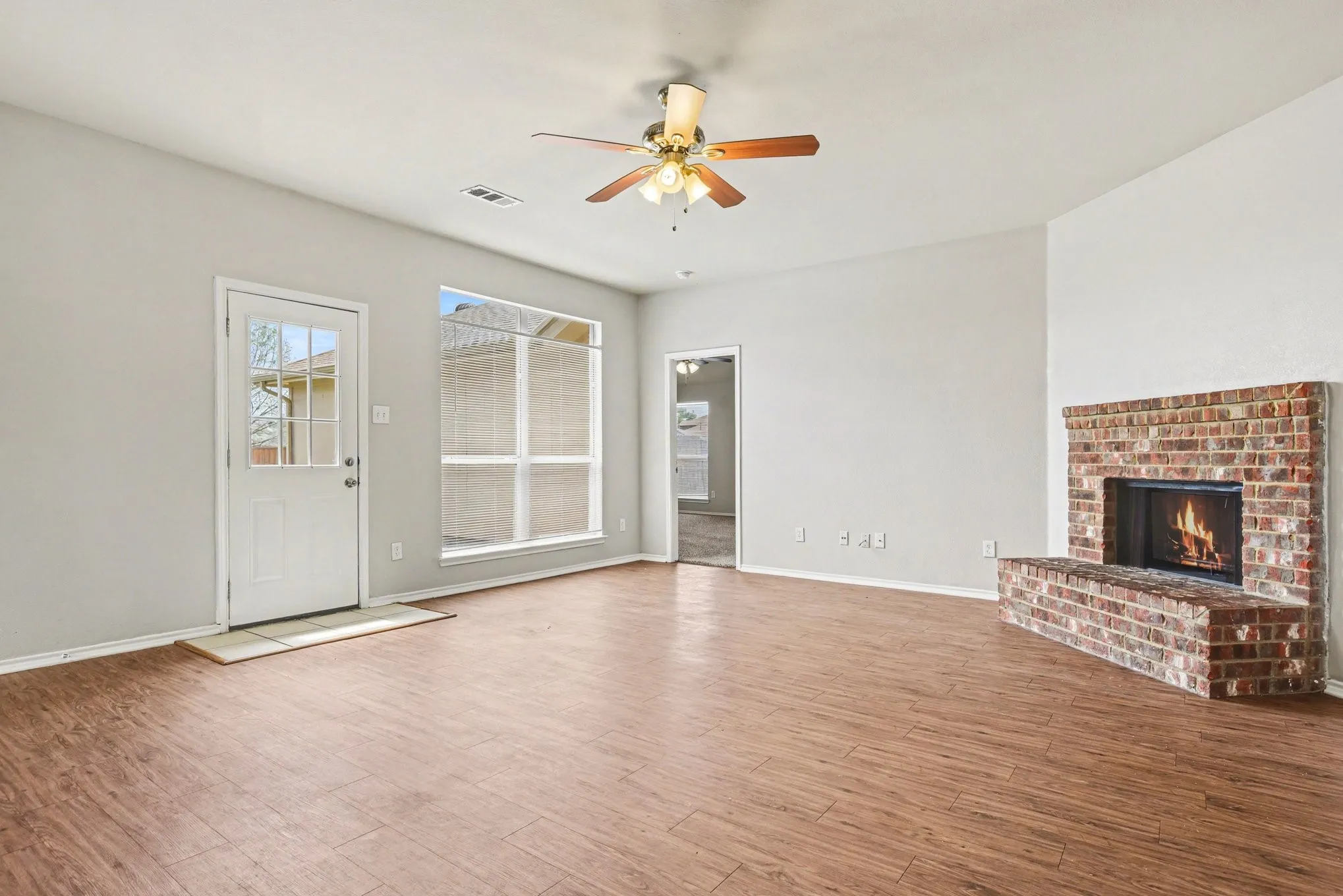 Single Family Residence For Sale in Rockwall County , 2781 Avery Drive, Rockwall, Texas 75032, 4 Bedroom, 2 Bathroom, 2 Garage spaces, 2,225 Sqft, built in 2006, mls#21232247, Real Estate Agent in Rockwall, Homes For Sale in Rockwall county, Homes For Sale in Rockwall, Realtor in Rockwall Texas, Real Estate Brokerage Independent Realty Texas, Luminita Cordes Realtor