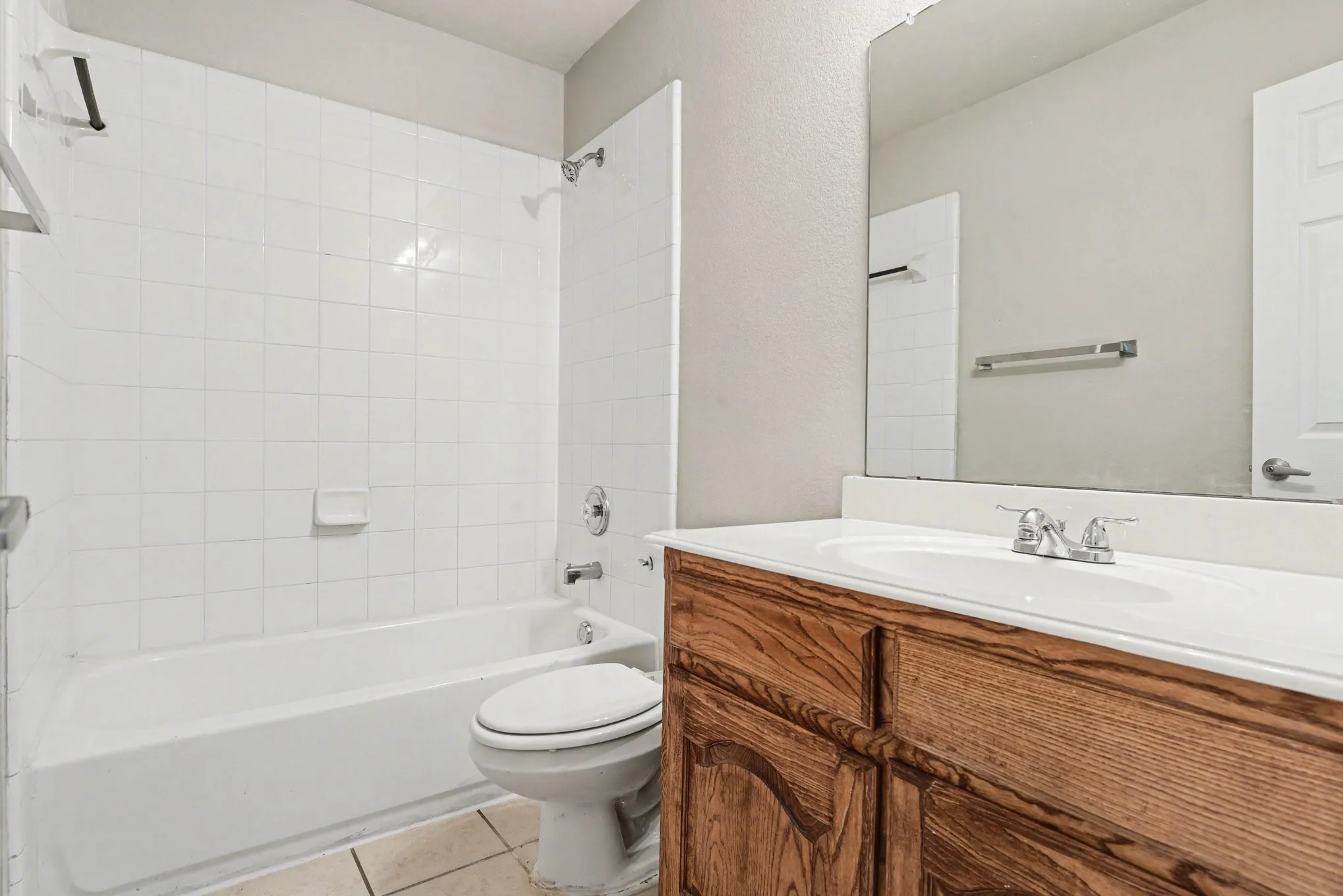 Single Family Residence For Sale in Rockwall County , 2781 Avery Drive, Rockwall, Texas 75032, 4 Bedroom, 2 Bathroom, 2 Garage spaces, 2,225 Sqft, built in 2006, mls#21232247, Real Estate Agent in Rockwall, Homes For Sale in Rockwall county, Homes For Sale in Rockwall, Realtor in Rockwall Texas, Real Estate Brokerage Independent Realty Texas, Luminita Cordes Realtor