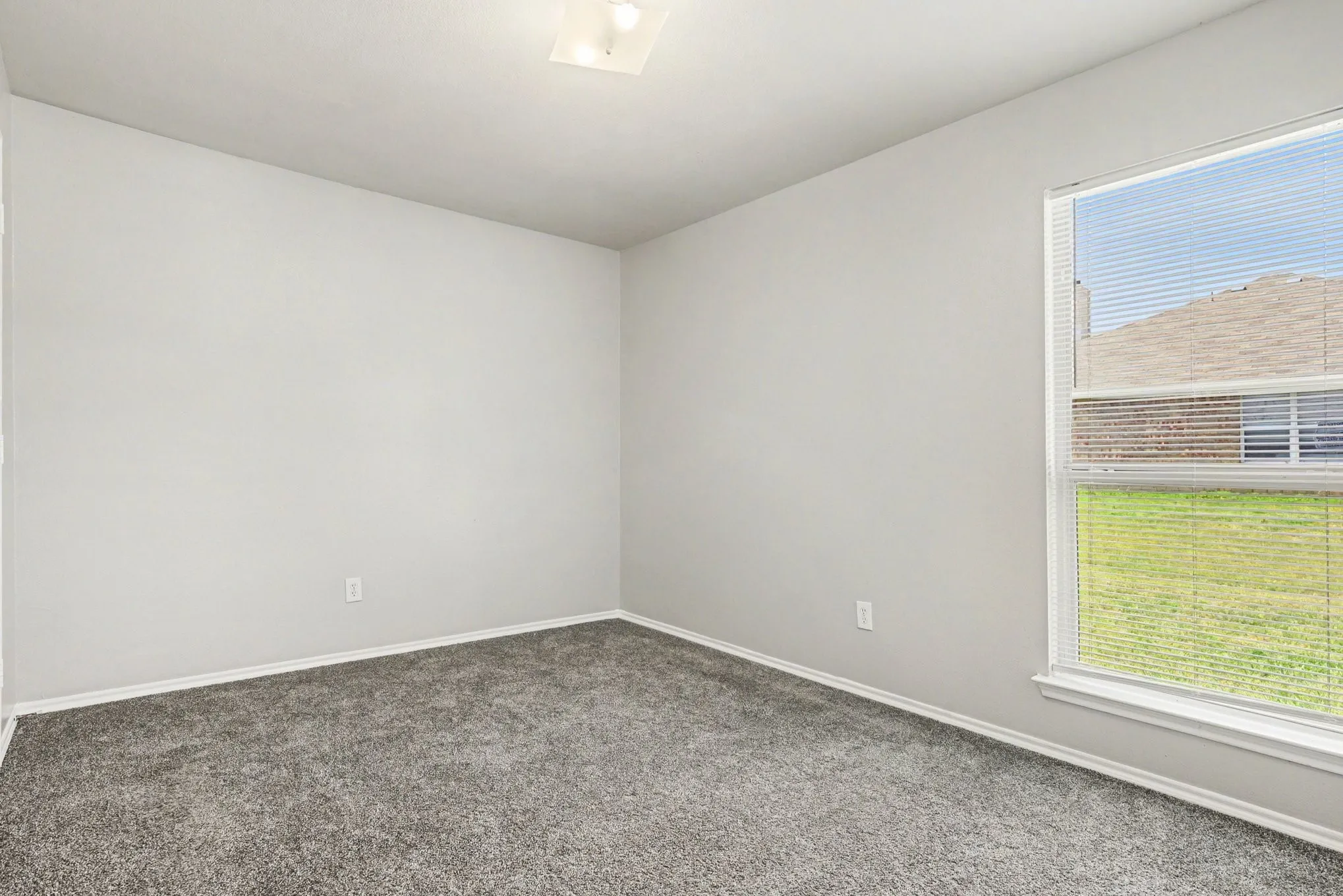 Single Family Residence For Sale in Rockwall County , 2781 Avery Drive, Rockwall, Texas 75032, 4 Bedroom, 2 Bathroom, 2 Garage spaces, 2,225 Sqft, built in 2006, mls#21232247, Real Estate Agent in Rockwall, Homes For Sale in Rockwall county, Homes For Sale in Rockwall, Realtor in Rockwall Texas, Real Estate Brokerage Independent Realty Texas, Luminita Cordes Realtor