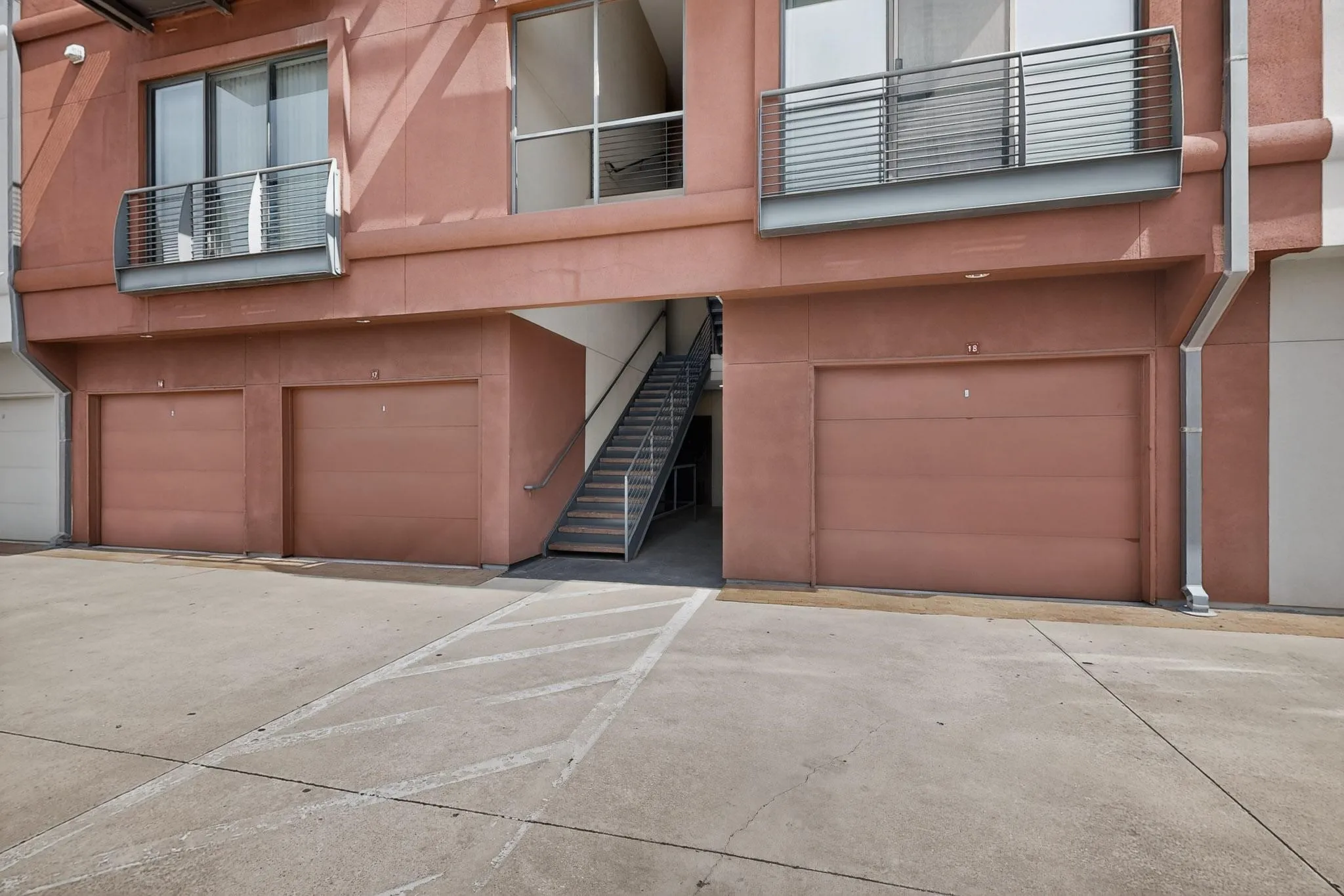Condominium For Sale in Dallas County , 4605 Cedar Springs Road 224, Dallas, Texas 75219, 1 Bedroom, 1 Bathroom, Garage spaces, 749 Sqft, built in 2005, mls#21236107, Real Estate Agent in Dallas, Homes For Sale in Dallas county, Homes For Sale in Dallas, Realtor in Dallas Texas, Real Estate Brokerage Independent Realty Texas, Luminita Cordes Realtor