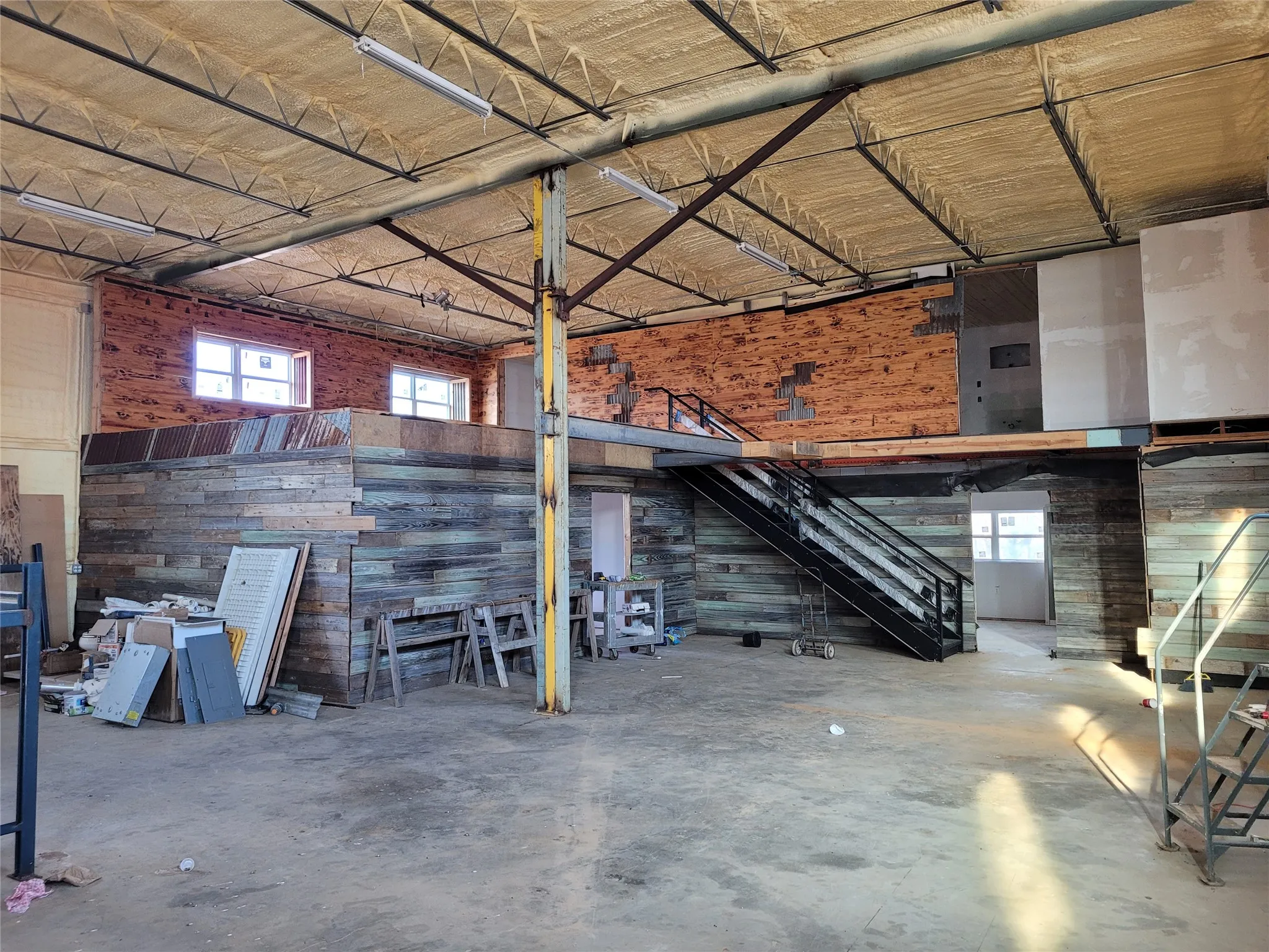 Single Family Residence For Sale in Wood County , 261 Private Road 5182, Quitman, Texas 75783, 3 Bedroom, 3 Bathroom, Garage spaces, 3,404 Sqft, built in 2022, Preowned, mls#21235360, Real Estate Agent in Quitman, Homes For Sale in Wood county, Homes For Sale in Quitman, Realtor in Quitman Texas, Real Estate Brokerage Independent Realty Texas, Luminita Cordes Realtor