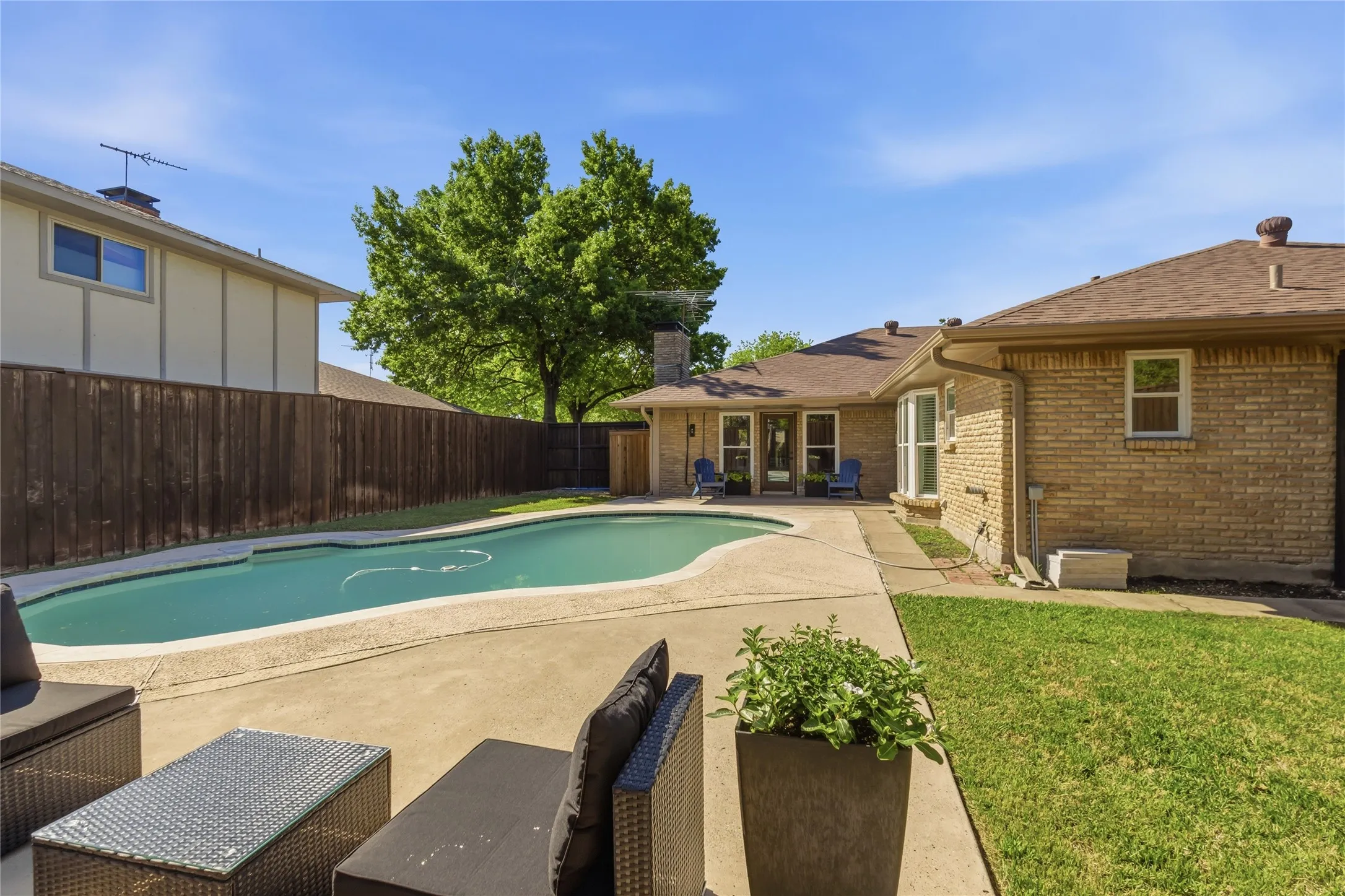 Single Family Residence For Sale in Collin County , 2109 Heather Hill Lane, Plano, Texas 75075, 4 Bedroom, 3 Bathroom, 2 Garage spaces, 2,335 Sqft, built in 1975, Preowned, mls#21235694, Real Estate Agent in Plano, Homes For Sale in Collin county, Homes For Sale in Plano, Realtor in Plano Texas, Real Estate Brokerage Independent Realty Texas, Luminita Cordes Realtor