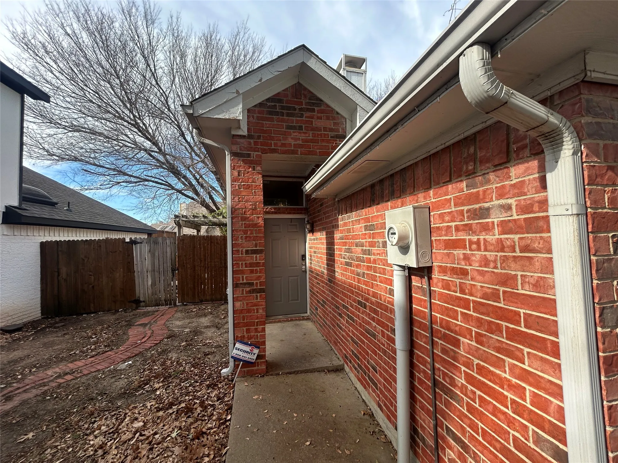 Single Family Residence For Sale in Denton County , 2084 Stillwater Place, Lewisville, Texas 75067, 3 Bedroom, 2 Bathroom, 2 Garage spaces, 1,250 Sqft, built in 1993, mls#21236123, Real Estate Agent in Lewisville, Homes For Sale in Denton county, Homes For Sale in Lewisville, Realtor in Lewisville Texas, Real Estate Brokerage Independent Realty Texas, Luminita Cordes Realtor