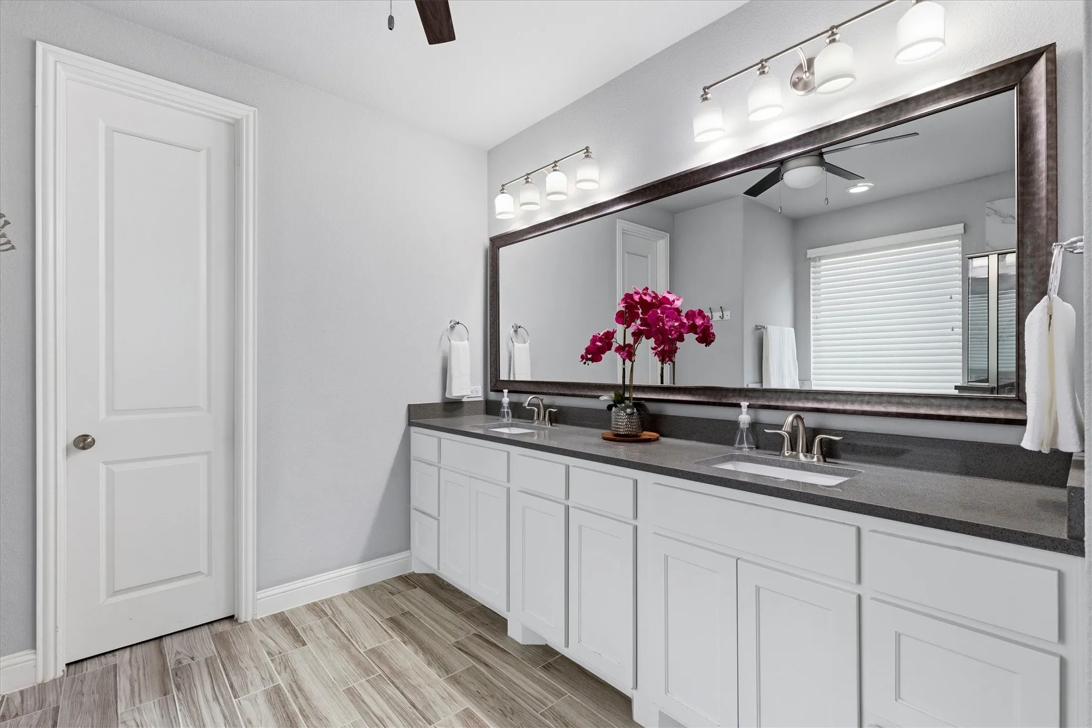 Single Family Residence For Sale in Collin County , 1319 Bridgewater Boulevard, Celina, Texas 75009, 5 Bedroom, 4 Bathroom, 3 Garage spaces, 3,585 Sqft, built in 2018, Preowned, mls#21235644, Real Estate Agent in Celina, Homes For Sale in Collin county, Homes For Sale in Celina, Realtor in Celina Texas, Real Estate Brokerage Independent Realty Texas, Luminita Cordes Realtor