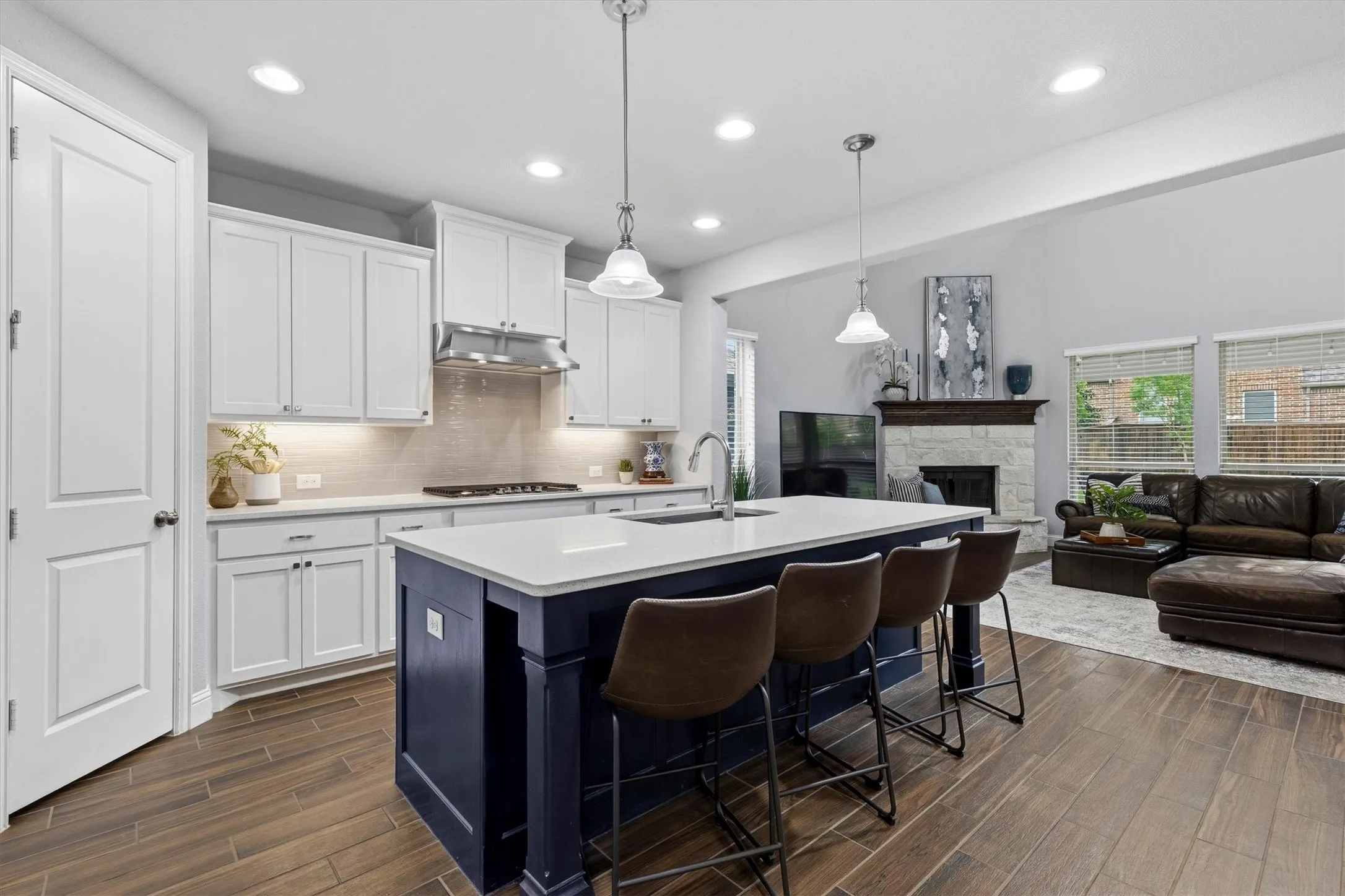 Single Family Residence For Sale in Collin County , 1319 Bridgewater Boulevard, Celina, Texas 75009, 5 Bedroom, 4 Bathroom, 3 Garage spaces, 3,585 Sqft, built in 2018, Preowned, mls#21235644, Real Estate Agent in Celina, Homes For Sale in Collin county, Homes For Sale in Celina, Realtor in Celina Texas, Real Estate Brokerage Independent Realty Texas, Luminita Cordes Realtor