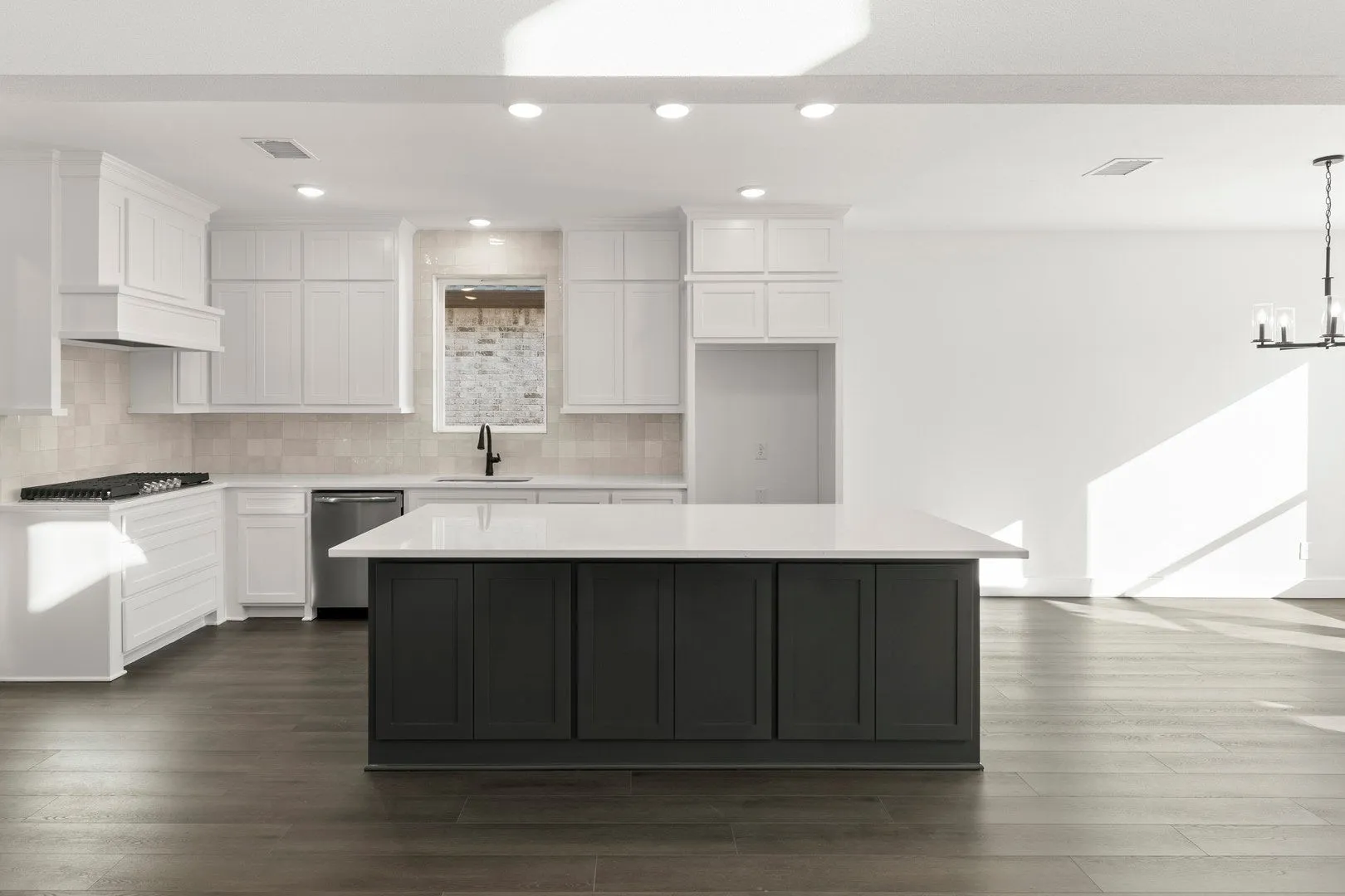 Single Family Residence For Sale in Denton County , 6300 Muller Creek Drive, Celina, Texas 75009, 6 Bedroom, 4 Bathroom, 2 Garage spaces, 3,506 Sqft, built in 2025, New Construction - Complete, mls#21236207, Real Estate Agent in Celina, Homes For Sale in Denton county, Homes For Sale in Celina, Realtor in Celina Texas, Real Estate Brokerage Independent Realty Texas, Luminita Cordes Realtor