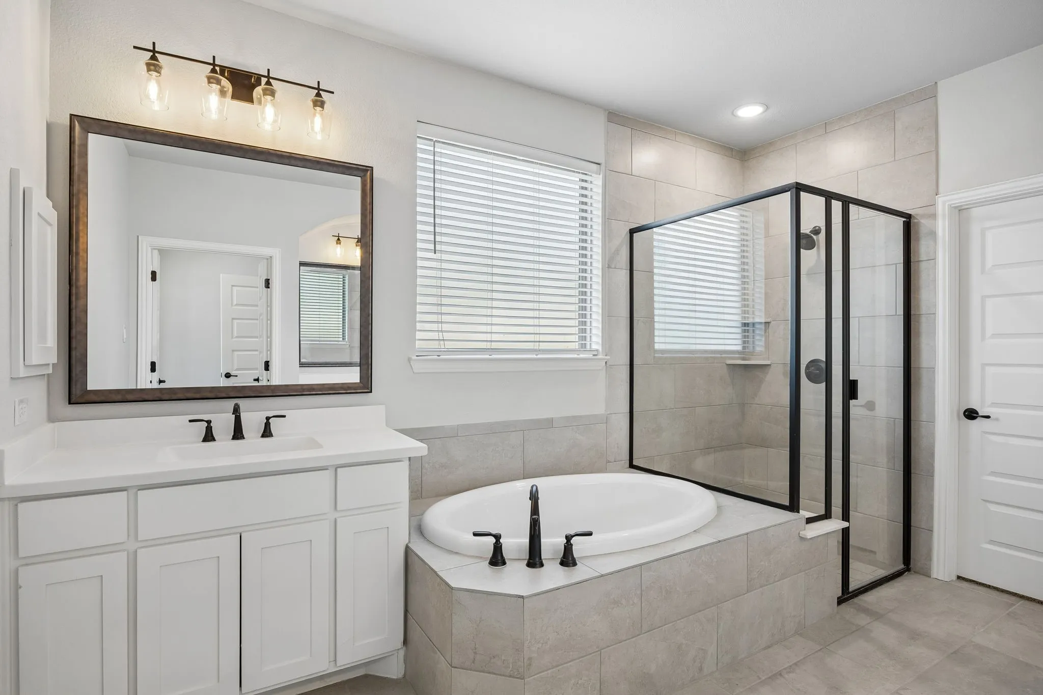 Single Family Residence For Sale in Kaufman County , 117 Joshua Tree Court, Forney, Texas 75126, 5 Bedroom, 4 Bathroom, 2 Garage spaces, 3,050 Sqft, built in 2021, Preowned, mls#21235914, Real Estate Agent in Forney, Homes For Sale in Kaufman county, Homes For Sale in Forney, Realtor in Forney Texas, Real Estate Brokerage Independent Realty Texas, Luminita Cordes Realtor