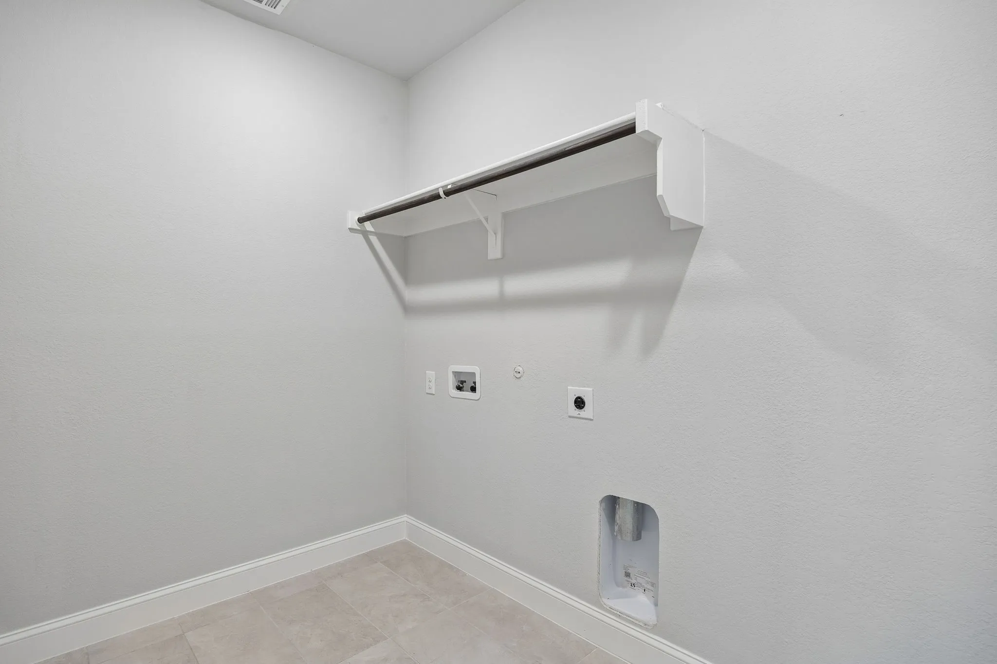 Single Family Residence For Sale in Kaufman County , 117 Joshua Tree Court, Forney, Texas 75126, 5 Bedroom, 4 Bathroom, 2 Garage spaces, 3,050 Sqft, built in 2021, Preowned, mls#21235914, Real Estate Agent in Forney, Homes For Sale in Kaufman county, Homes For Sale in Forney, Realtor in Forney Texas, Real Estate Brokerage Independent Realty Texas, Luminita Cordes Realtor