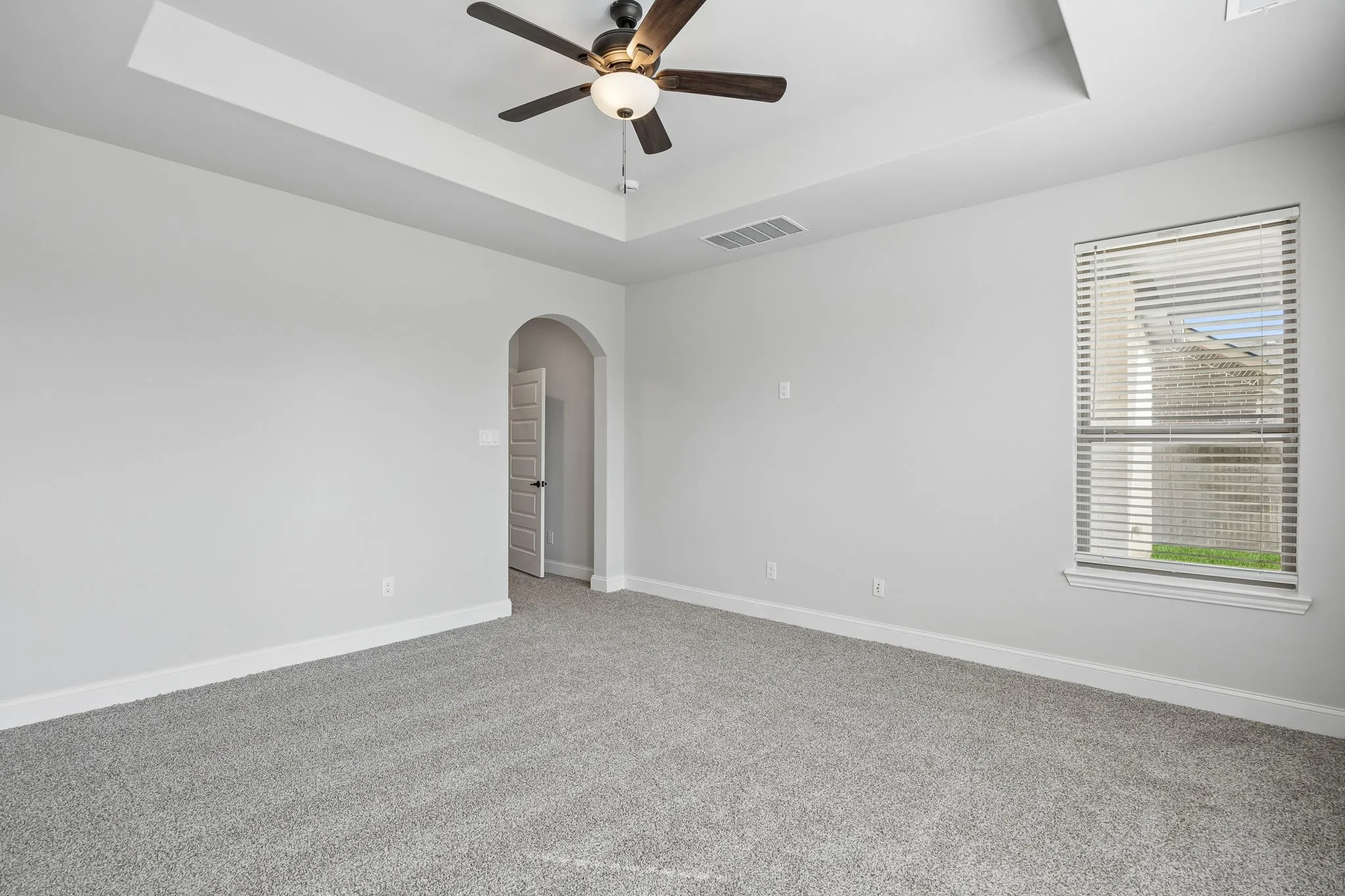 Single Family Residence For Sale in Kaufman County , 117 Joshua Tree Court, Forney, Texas 75126, 5 Bedroom, 4 Bathroom, 2 Garage spaces, 3,050 Sqft, built in 2021, Preowned, mls#21235914, Real Estate Agent in Forney, Homes For Sale in Kaufman county, Homes For Sale in Forney, Realtor in Forney Texas, Real Estate Brokerage Independent Realty Texas, Luminita Cordes Realtor