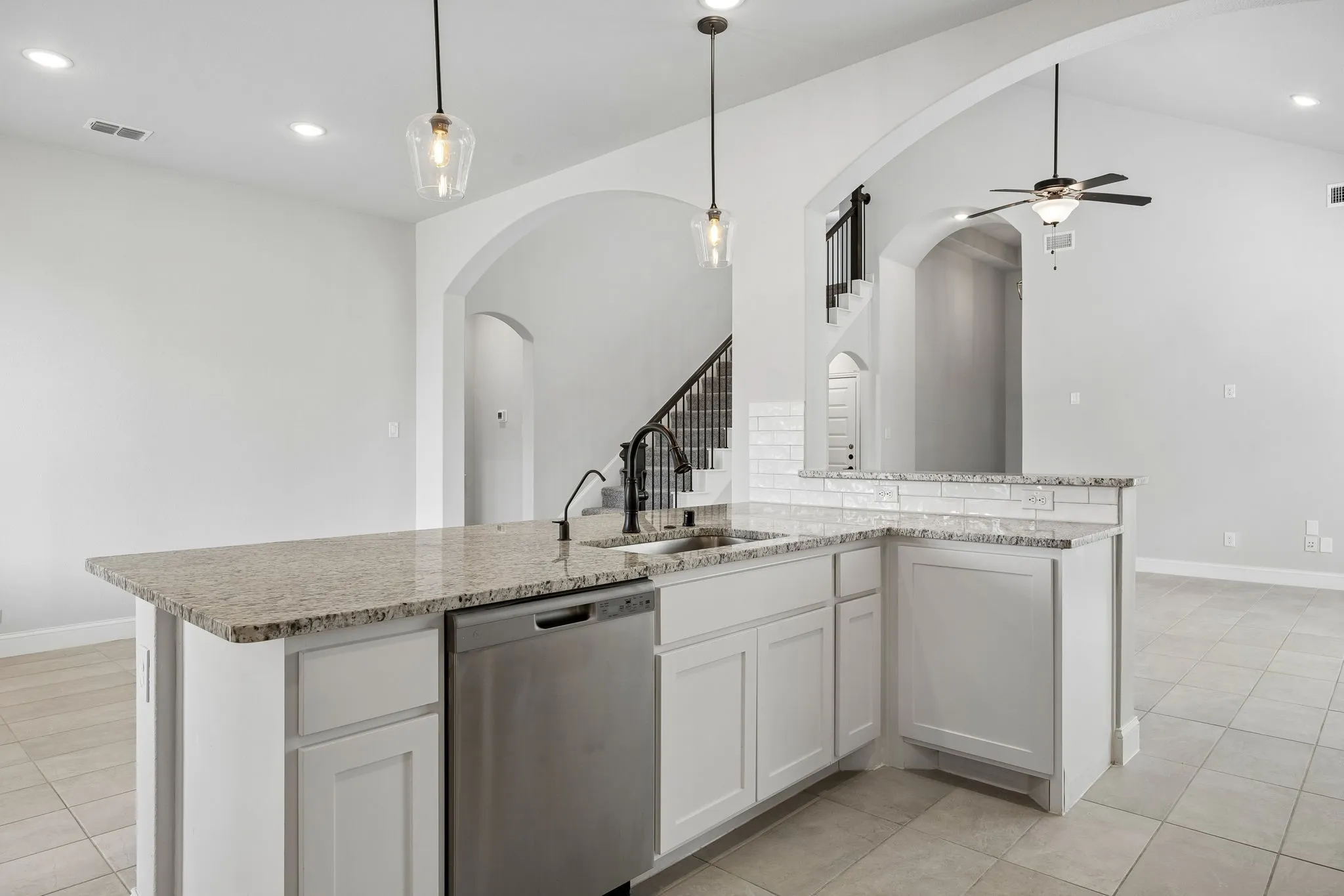 Single Family Residence For Sale in Kaufman County , 117 Joshua Tree Court, Forney, Texas 75126, 5 Bedroom, 4 Bathroom, 2 Garage spaces, 3,050 Sqft, built in 2021, Preowned, mls#21235914, Real Estate Agent in Forney, Homes For Sale in Kaufman county, Homes For Sale in Forney, Realtor in Forney Texas, Real Estate Brokerage Independent Realty Texas, Luminita Cordes Realtor
