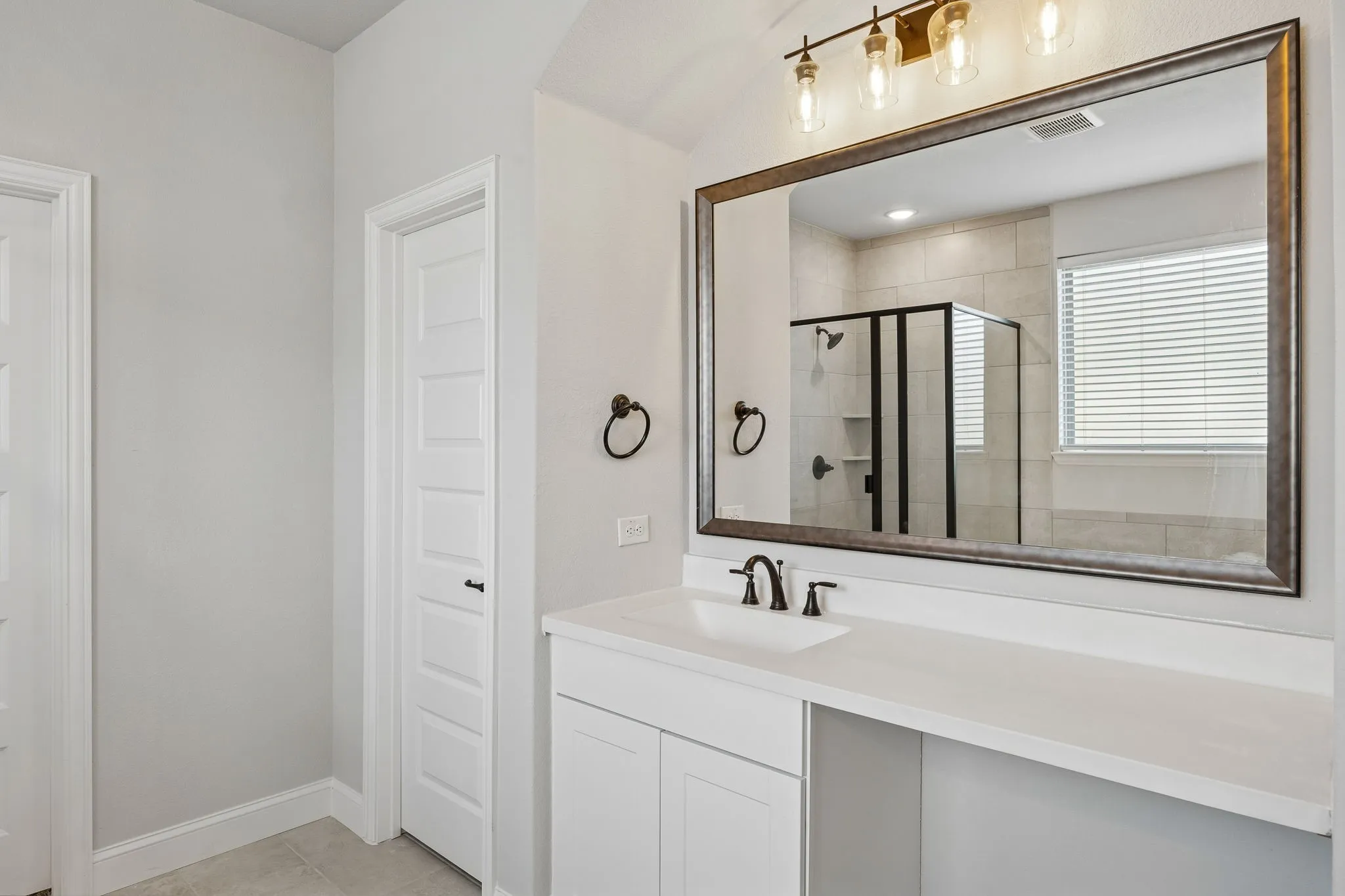 Single Family Residence For Sale in Kaufman County , 117 Joshua Tree Court, Forney, Texas 75126, 5 Bedroom, 4 Bathroom, 2 Garage spaces, 3,050 Sqft, built in 2021, Preowned, mls#21235914, Real Estate Agent in Forney, Homes For Sale in Kaufman county, Homes For Sale in Forney, Realtor in Forney Texas, Real Estate Brokerage Independent Realty Texas, Luminita Cordes Realtor