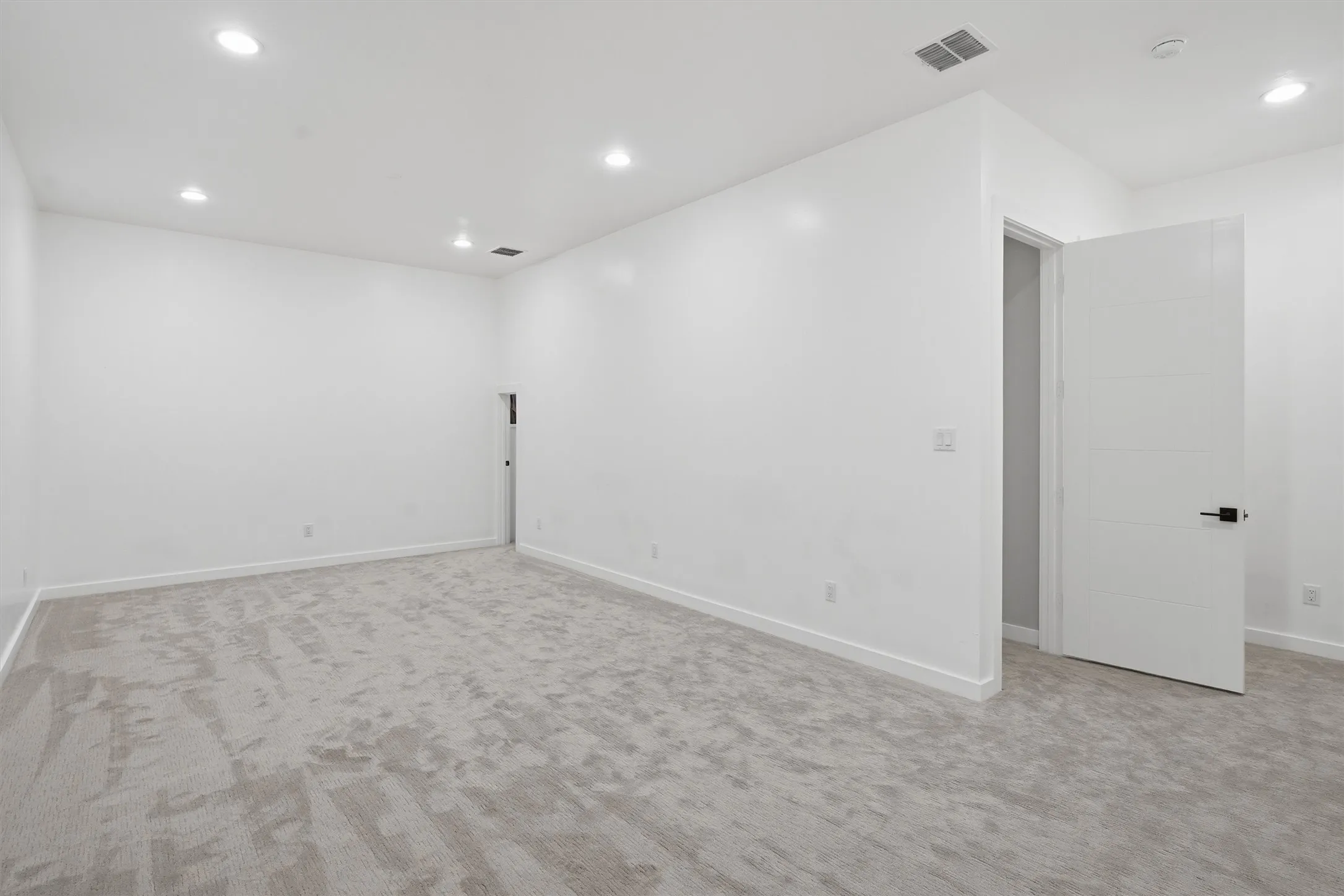 Bonus/Media room. Great She Shed craft room or Man Cave