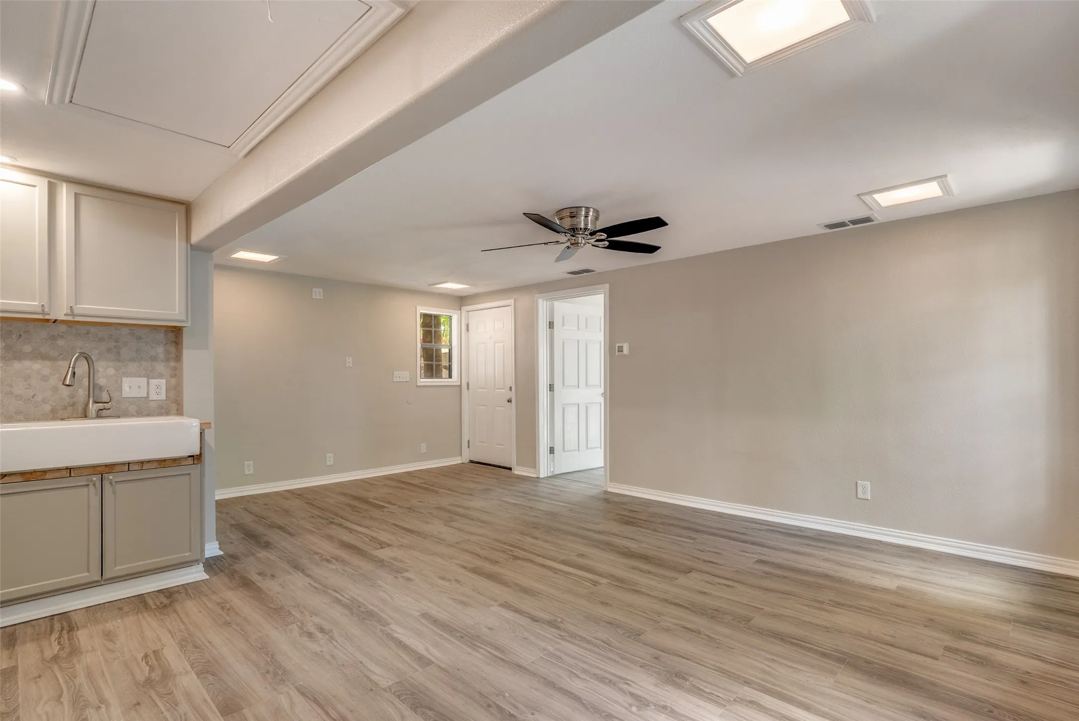 Single Family Residence For Sale in Hood County , 5706 Campfire Lane, Granbury, Texas 76049, 1 Bedroom, 1 Bathroom, Garage spaces, 600 Sqft, built in 2025, mls#21236223, Real Estate Agent in Granbury, Homes For Sale in Hood county, Homes For Sale in Granbury, Realtor in Granbury Texas, Real Estate Brokerage Independent Realty Texas, Luminita Cordes Realtor