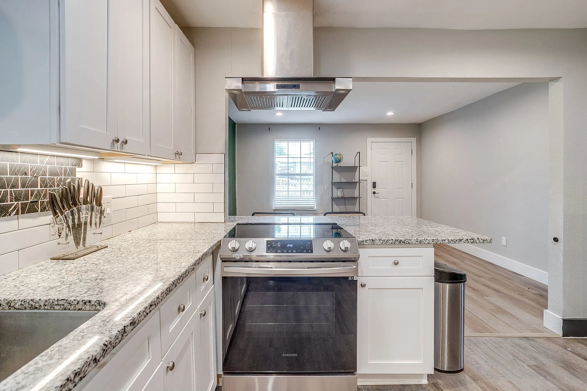 Single Family Residence For Sale in Tarrant County , 5517 Fletcher Avenue, Fort Worth, Texas 76107, 3 Bedroom, 2 Bathroom, Garage spaces, 1,138 Sqft, built in 1939, Preowned, mls#21236220, Real Estate Agent in Fort Worth, Homes For Sale in Tarrant county, Homes For Sale in Fort Worth, Realtor in Fort Worth Texas, Real Estate Brokerage Independent Realty Texas, Luminita Cordes Realtor