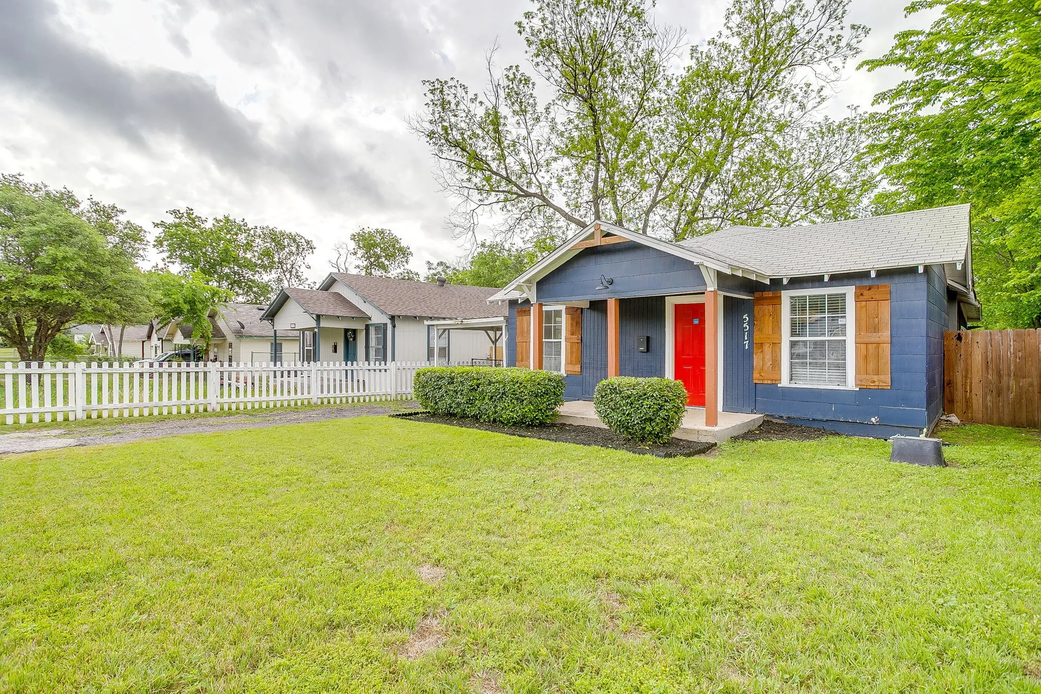 Single Family Residence For Sale in Tarrant County , 5517 Fletcher Avenue, Fort Worth, Texas 76107, 3 Bedroom, 2 Bathroom, Garage spaces, 1,138 Sqft, built in 1939, Preowned, mls#21236220, Real Estate Agent in Fort Worth, Homes For Sale in Tarrant county, Homes For Sale in Fort Worth, Realtor in Fort Worth Texas, Real Estate Brokerage Independent Realty Texas, Luminita Cordes Realtor
