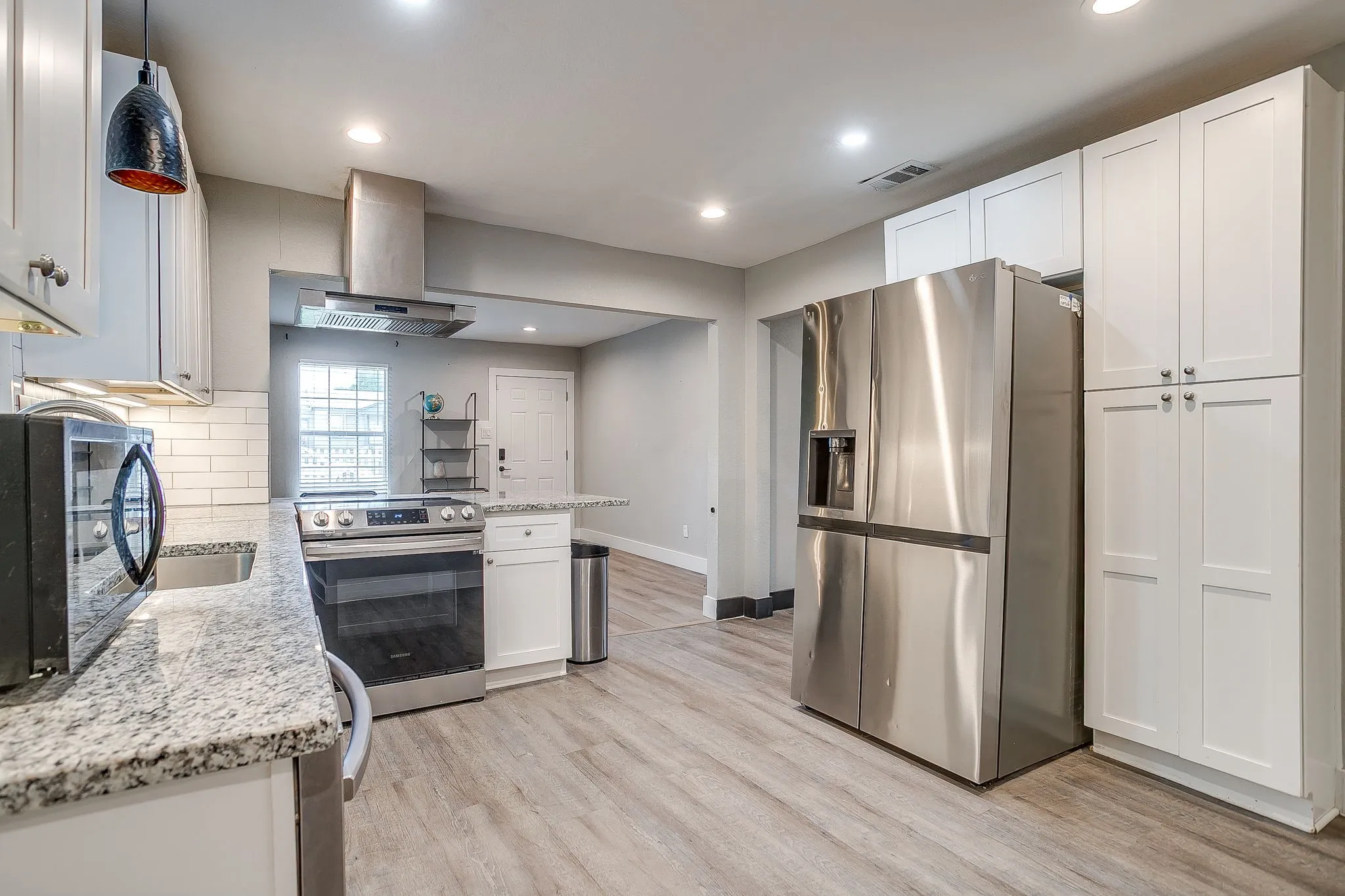 Single Family Residence For Sale in Tarrant County , 5517 Fletcher Avenue, Fort Worth, Texas 76107, 3 Bedroom, 2 Bathroom, Garage spaces, 1,138 Sqft, built in 1939, Preowned, mls#21236220, Real Estate Agent in Fort Worth, Homes For Sale in Tarrant county, Homes For Sale in Fort Worth, Realtor in Fort Worth Texas, Real Estate Brokerage Independent Realty Texas, Luminita Cordes Realtor