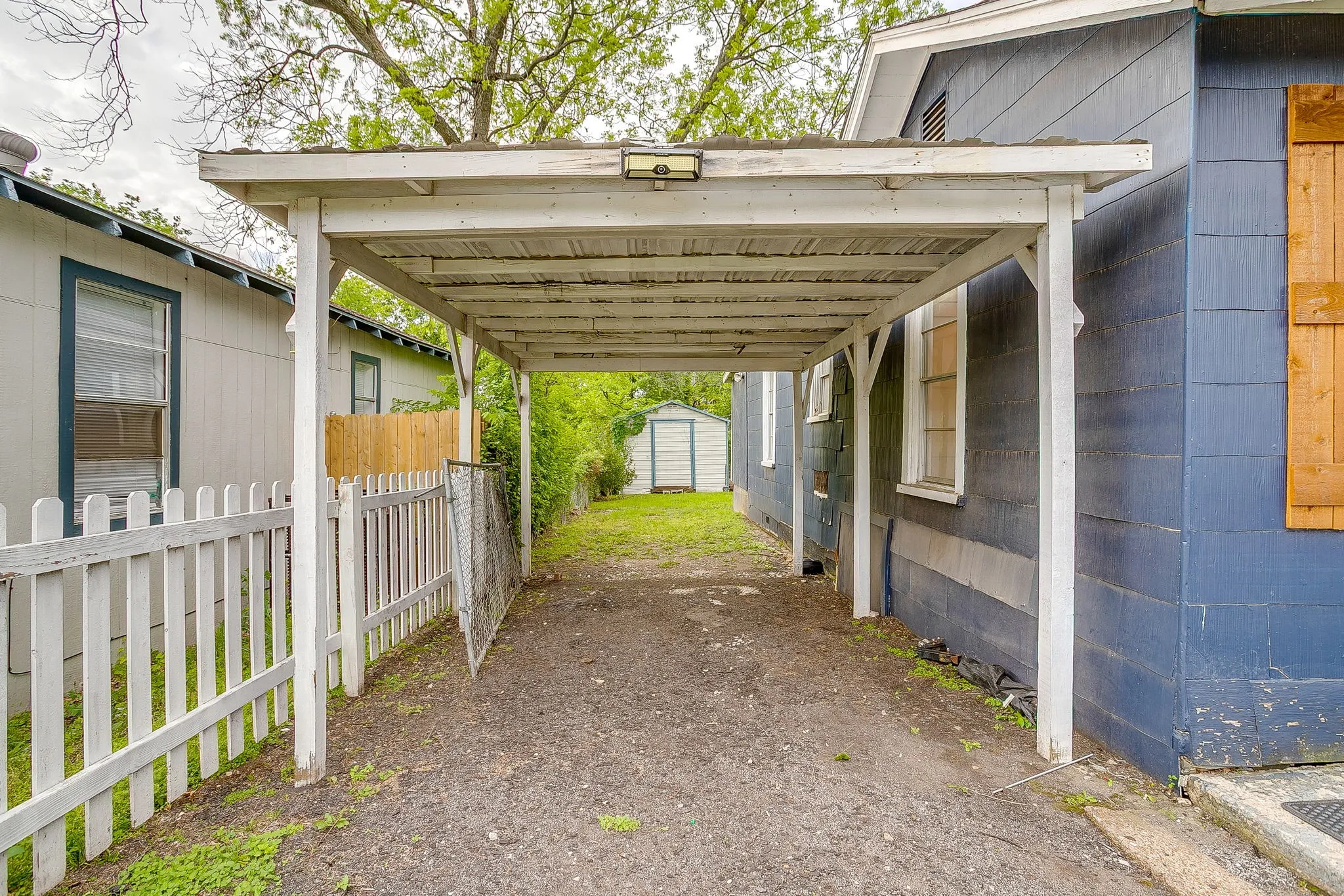 Single Family Residence For Sale in Tarrant County , 5517 Fletcher Avenue, Fort Worth, Texas 76107, 3 Bedroom, 2 Bathroom, Garage spaces, 1,138 Sqft, built in 1939, Preowned, mls#21236220, Real Estate Agent in Fort Worth, Homes For Sale in Tarrant county, Homes For Sale in Fort Worth, Realtor in Fort Worth Texas, Real Estate Brokerage Independent Realty Texas, Luminita Cordes Realtor