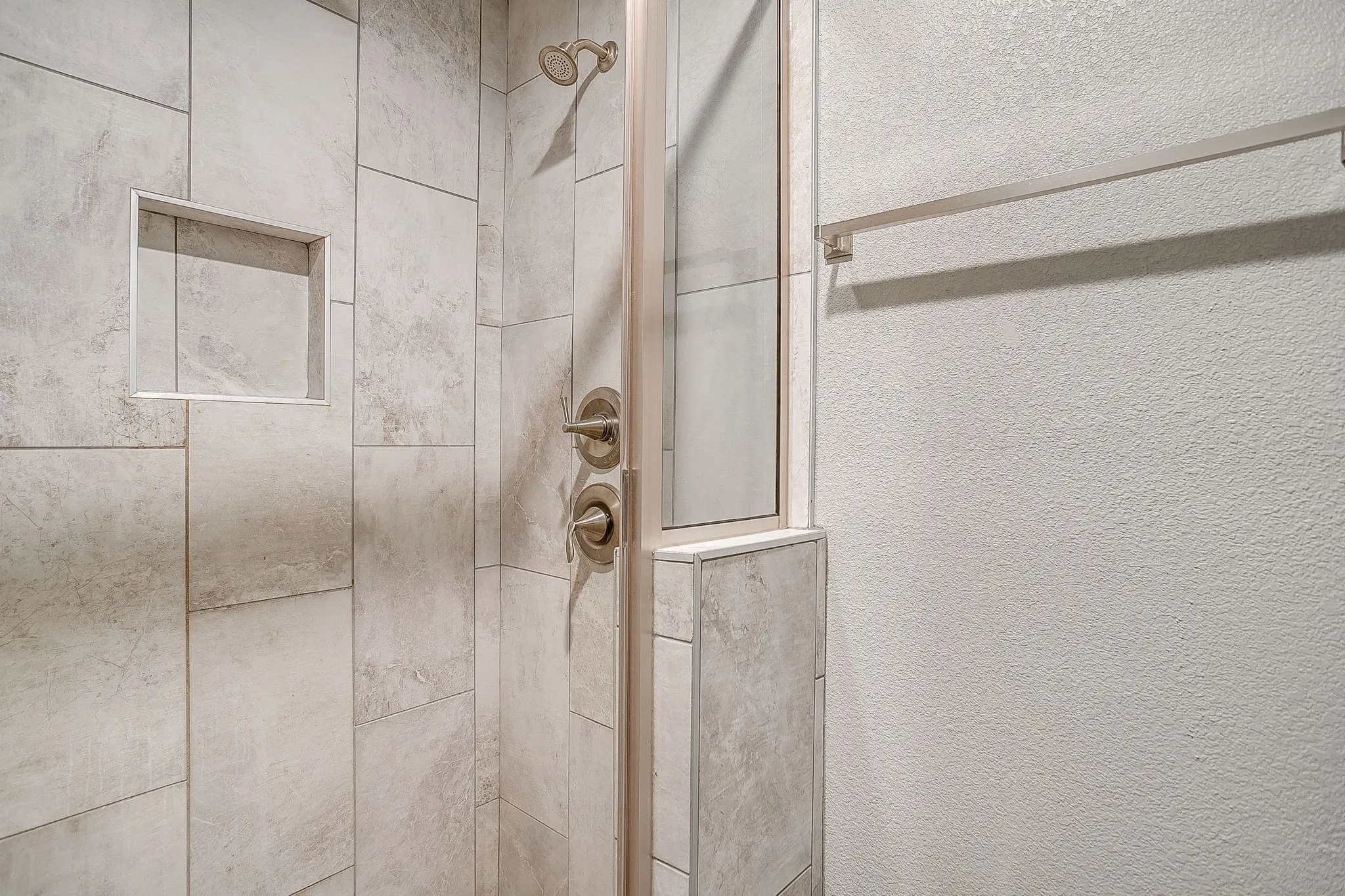 Single Family Residence For Sale in Tarrant County , 5517 Fletcher Avenue, Fort Worth, Texas 76107, 3 Bedroom, 2 Bathroom, Garage spaces, 1,138 Sqft, built in 1939, Preowned, mls#21236220, Real Estate Agent in Fort Worth, Homes For Sale in Tarrant county, Homes For Sale in Fort Worth, Realtor in Fort Worth Texas, Real Estate Brokerage Independent Realty Texas, Luminita Cordes Realtor