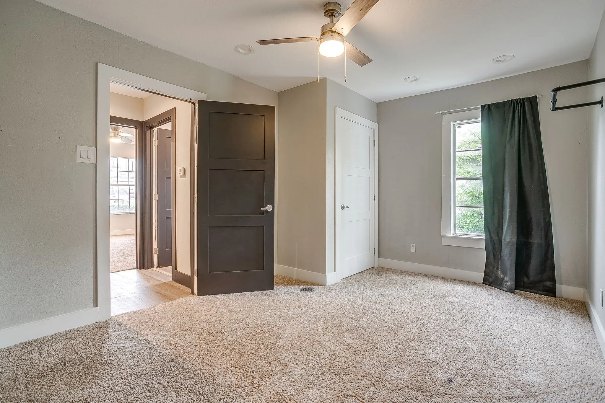 Single Family Residence For Sale in Tarrant County , 5517 Fletcher Avenue, Fort Worth, Texas 76107, 3 Bedroom, 2 Bathroom, Garage spaces, 1,138 Sqft, built in 1939, Preowned, mls#21236220, Real Estate Agent in Fort Worth, Homes For Sale in Tarrant county, Homes For Sale in Fort Worth, Realtor in Fort Worth Texas, Real Estate Brokerage Independent Realty Texas, Luminita Cordes Realtor