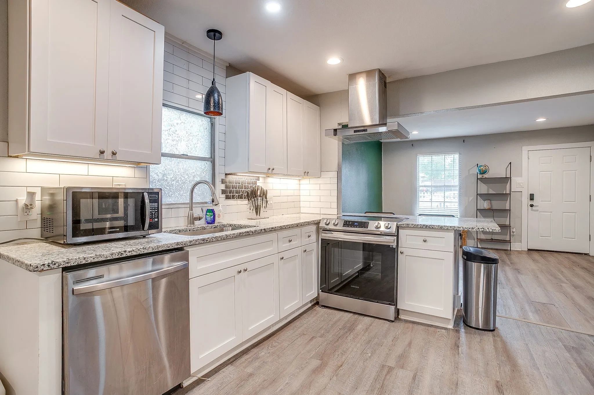 Single Family Residence For Sale in Tarrant County , 5517 Fletcher Avenue, Fort Worth, Texas 76107, 3 Bedroom, 2 Bathroom, Garage spaces, 1,138 Sqft, built in 1939, Preowned, mls#21236220, Real Estate Agent in Fort Worth, Homes For Sale in Tarrant county, Homes For Sale in Fort Worth, Realtor in Fort Worth Texas, Real Estate Brokerage Independent Realty Texas, Luminita Cordes Realtor