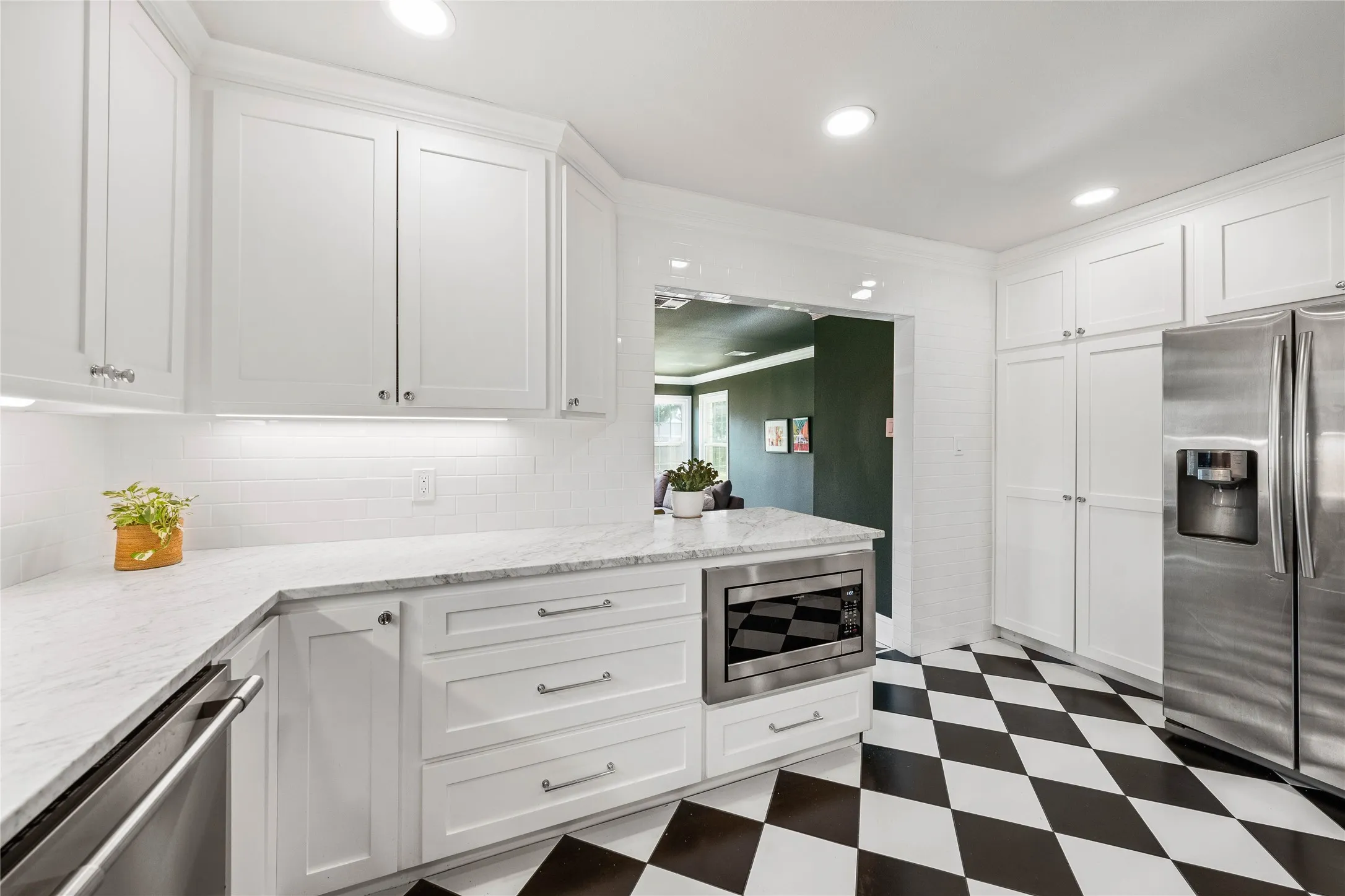 Single Family Residence For Sale in Mc Lennan County , 3218 Cumberland Avenue, Waco, Texas 76707, 3 Bedroom, 2 Bathroom, 2 Garage spaces, 2,112 Sqft, built in 1948, mls#21236198, Real Estate Agent in Waco, Homes For Sale in Mc Lennan county, Homes For Sale in Waco, Realtor in Waco Texas, Real Estate Brokerage Independent Realty Texas, Luminita Cordes Realtor