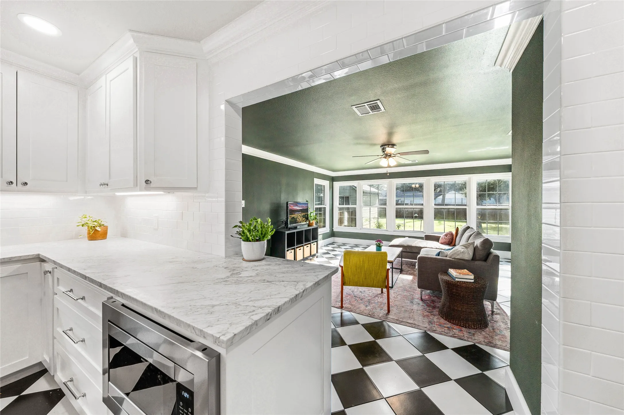 Single Family Residence For Sale in Mc Lennan County , 3218 Cumberland Avenue, Waco, Texas 76707, 3 Bedroom, 2 Bathroom, 2 Garage spaces, 2,112 Sqft, built in 1948, mls#21236198, Real Estate Agent in Waco, Homes For Sale in Mc Lennan county, Homes For Sale in Waco, Realtor in Waco Texas, Real Estate Brokerage Independent Realty Texas, Luminita Cordes Realtor