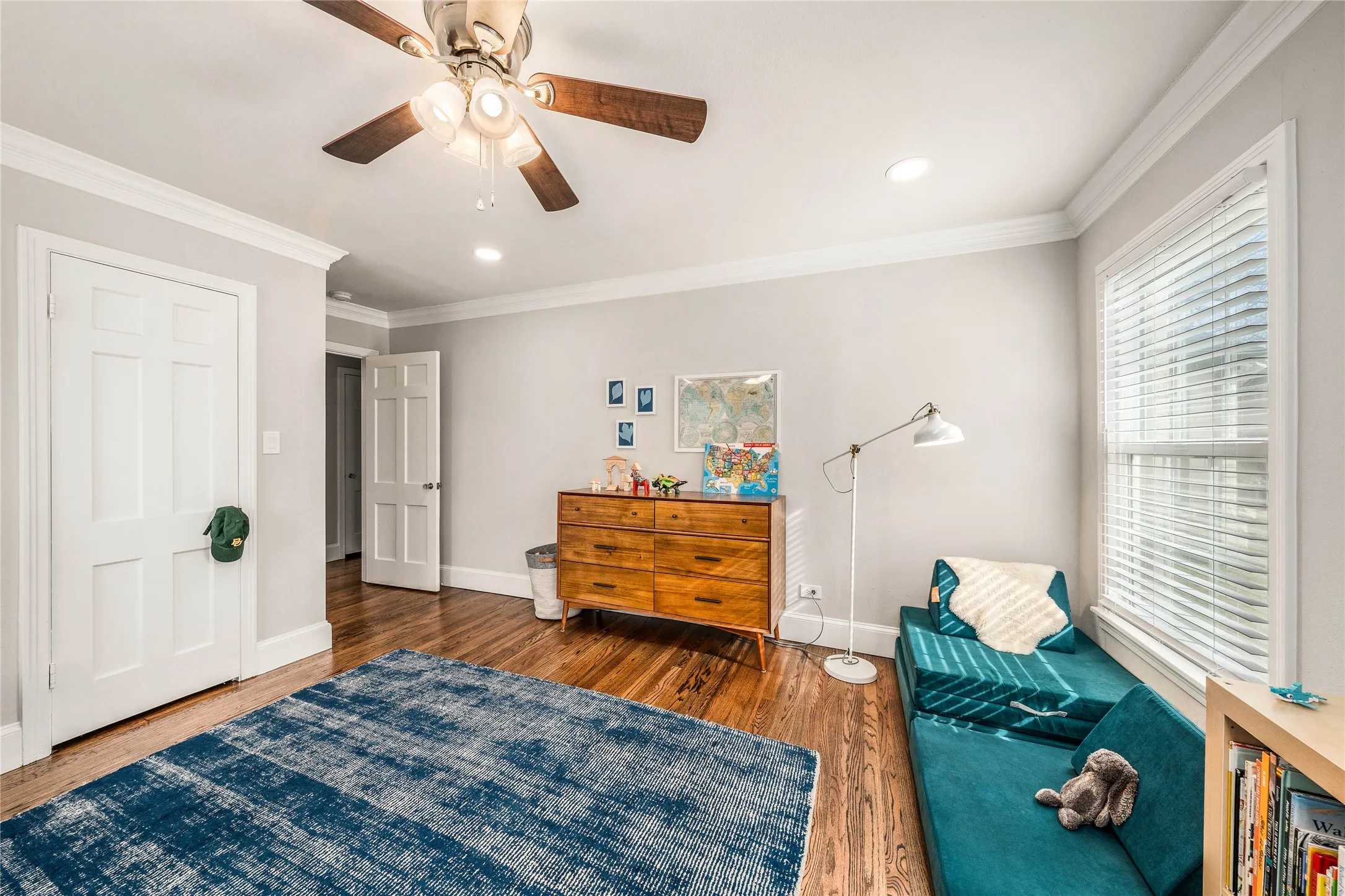 Single Family Residence For Sale in Mc Lennan County , 3218 Cumberland Avenue, Waco, Texas 76707, 3 Bedroom, 2 Bathroom, 2 Garage spaces, 2,112 Sqft, built in 1948, mls#21236198, Real Estate Agent in Waco, Homes For Sale in Mc Lennan county, Homes For Sale in Waco, Realtor in Waco Texas, Real Estate Brokerage Independent Realty Texas, Luminita Cordes Realtor