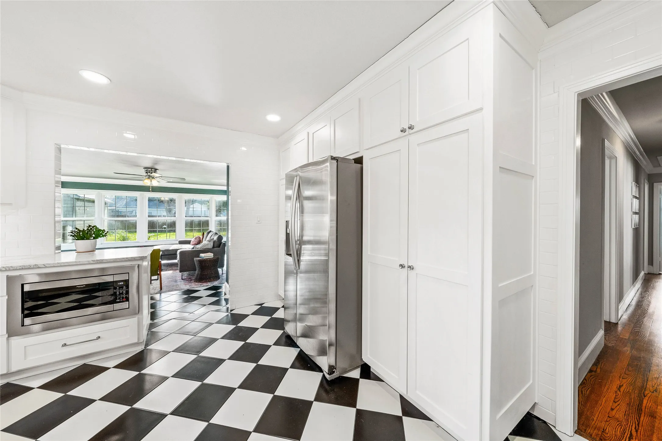 Single Family Residence For Sale in Mc Lennan County , 3218 Cumberland Avenue, Waco, Texas 76707, 3 Bedroom, 2 Bathroom, 2 Garage spaces, 2,112 Sqft, built in 1948, mls#21236198, Real Estate Agent in Waco, Homes For Sale in Mc Lennan county, Homes For Sale in Waco, Realtor in Waco Texas, Real Estate Brokerage Independent Realty Texas, Luminita Cordes Realtor