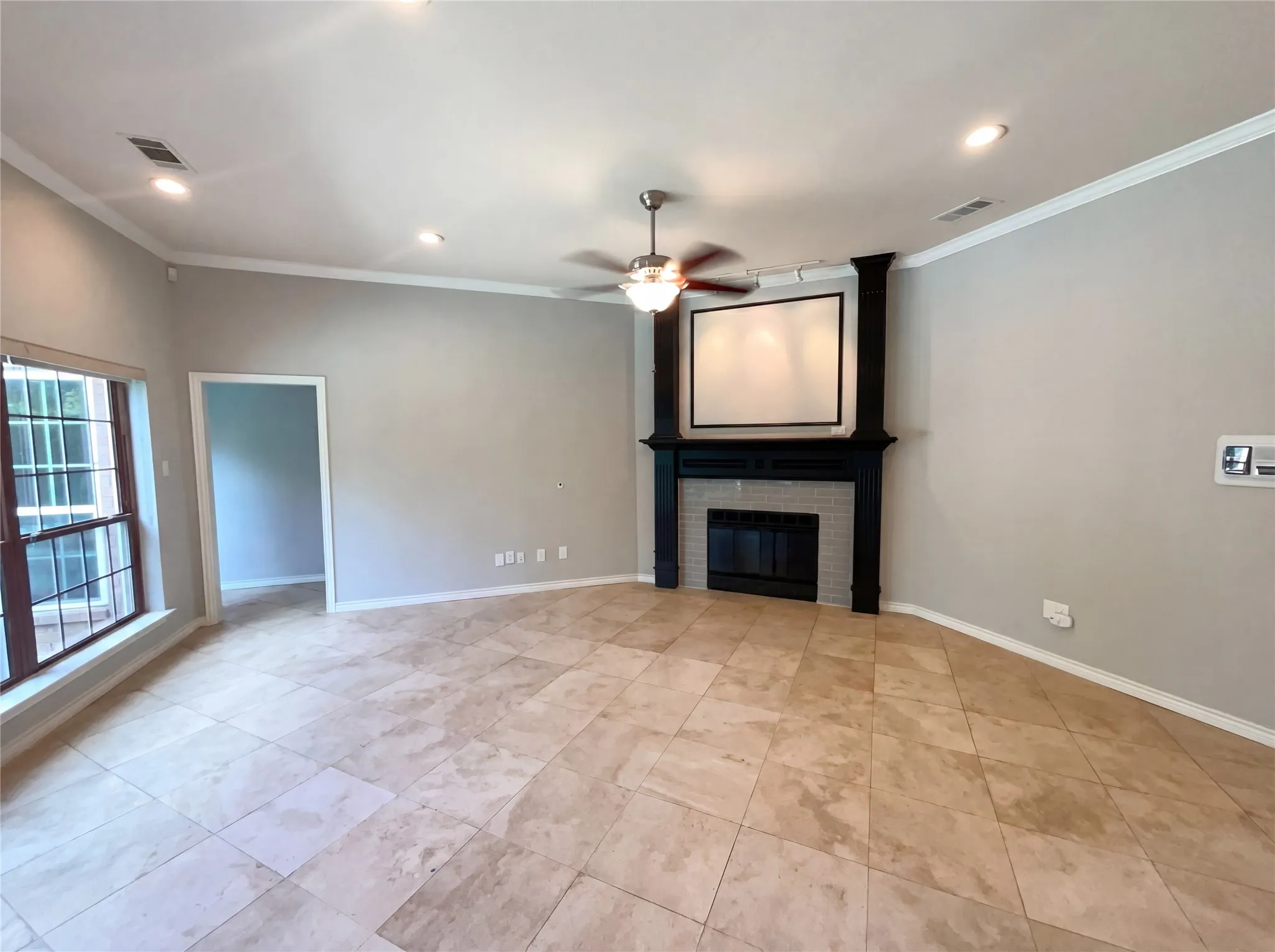 Single Family Residence For Sale in Denton County , 2400 Creekview Drive, Plano, Texas 75093, 5 Bedroom, 3 Bathroom, 2 Garage spaces, 2,939 Sqft, built in 1993, mls#21236252, Real Estate Agent in Plano, Homes For Sale in Denton county, Homes For Sale in Plano, Realtor in Plano Texas, Real Estate Brokerage Independent Realty Texas, Luminita Cordes Realtor