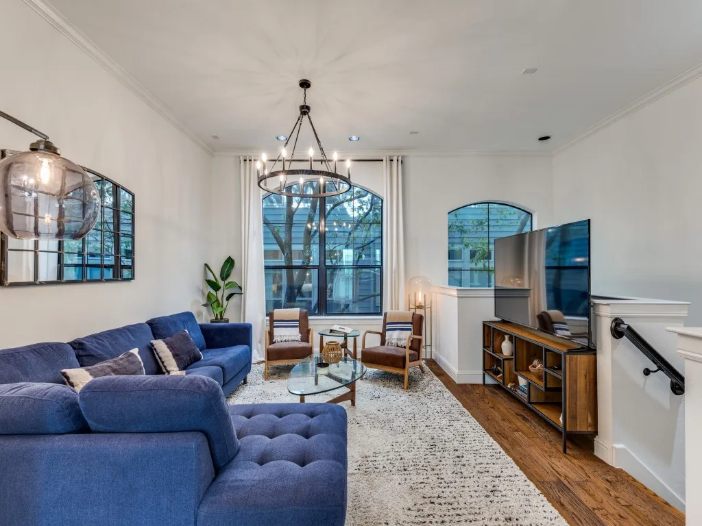 Townhouse For Sale in Dallas County , 3124 Carmel Street, Dallas, Texas 75204, 2 Bedroom, 3 Bathroom, 2 Garage spaces, 1,947 Sqft, built in 2004, Preowned, mls#21236253, Real Estate Agent in Dallas, Homes For Sale in Dallas county, Homes For Sale in Dallas, Realtor in Dallas Texas, Real Estate Brokerage Independent Realty Texas, Luminita Cordes Realtor