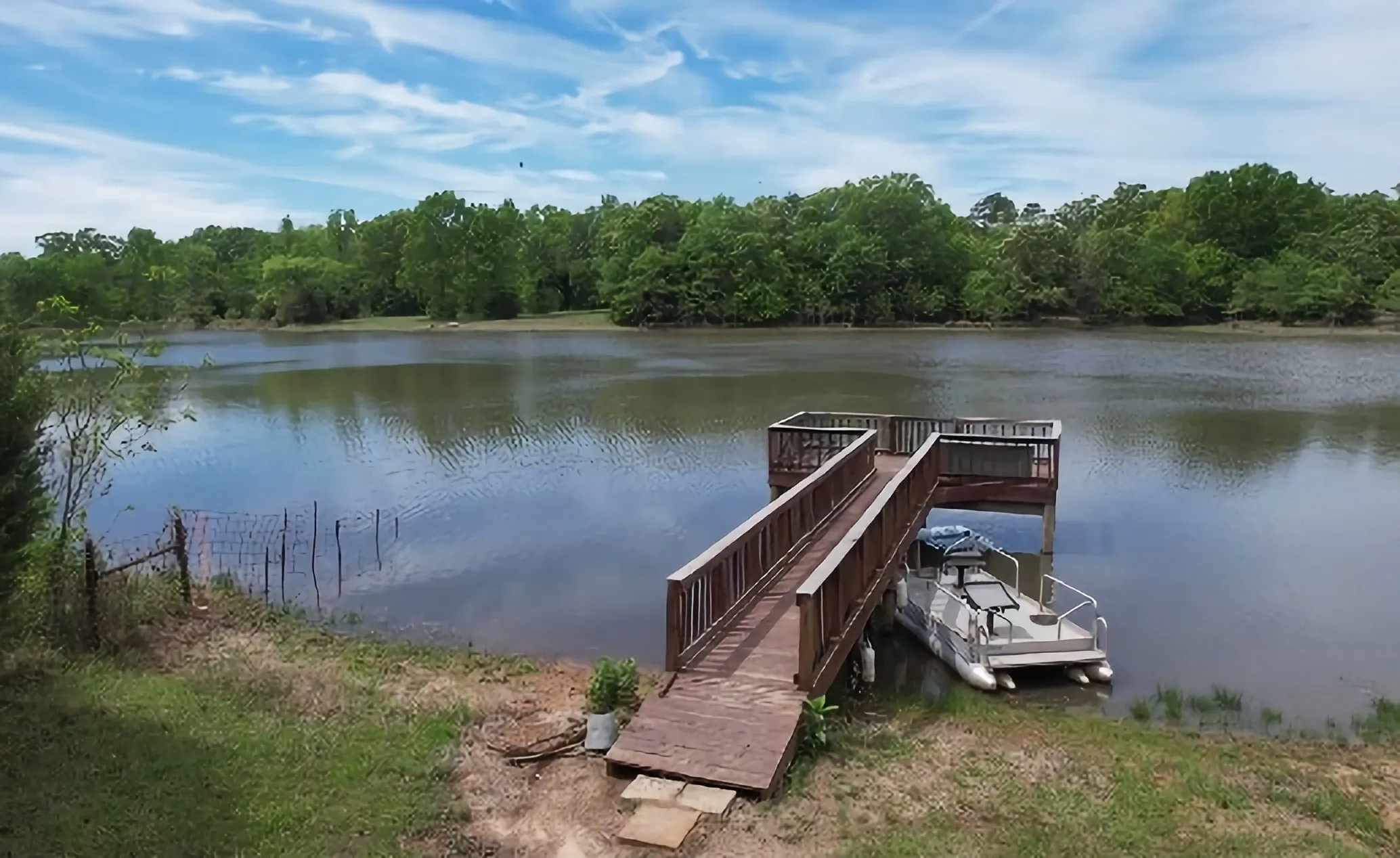 Single Family Residence For Sale in Wood County , 599 County Road 1260, Quitman, Texas 75783, 2 Bedroom, 2 Bathroom, Garage spaces, 0 Sqft, built in 0, Preowned, mls#21234428, Real Estate Agent in Quitman, Homes For Sale in Wood county, Homes For Sale in Quitman, Realtor in Quitman Texas, Real Estate Brokerage Independent Realty Texas, Luminita Cordes Realtor