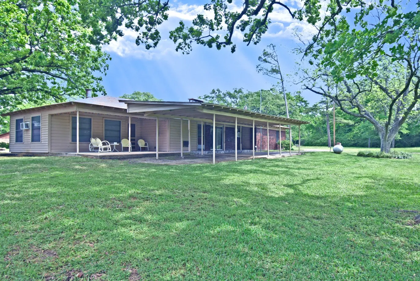 Single Family Residence For Sale in Wood County , 599 County Road 1260, Quitman, Texas 75783, 2 Bedroom, 2 Bathroom, Garage spaces, 0 Sqft, built in 0, Preowned, mls#21234428, Real Estate Agent in Quitman, Homes For Sale in Wood county, Homes For Sale in Quitman, Realtor in Quitman Texas, Real Estate Brokerage Independent Realty Texas, Luminita Cordes Realtor