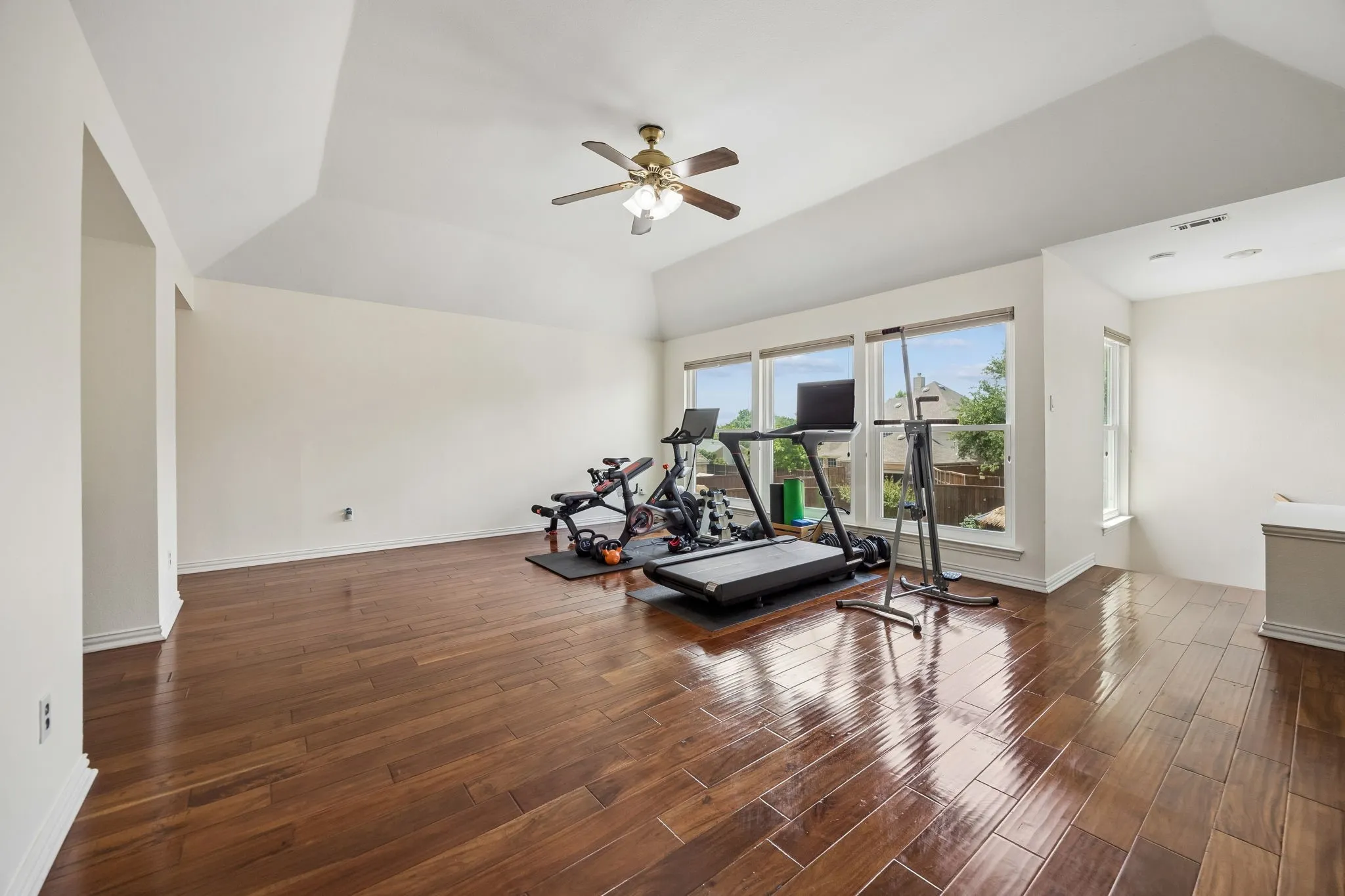 Single Family Residence For Sale in Collin County , 706 Furman Court, Allen, Texas 75013, 4 Bedroom, 4 Bathroom, 3 Garage spaces, 3,963 Sqft, built in 1999, Preowned, mls#21236296, Real Estate Agent in Allen, Homes For Sale in Collin county, Homes For Sale in Allen, Realtor in Allen Texas, Real Estate Brokerage Independent Realty Texas, Luminita Cordes Realtor
