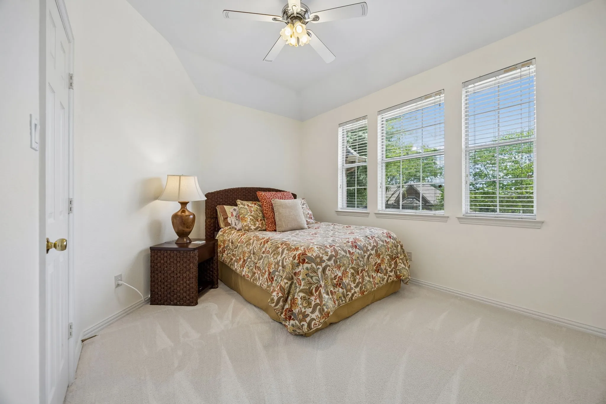 Single Family Residence For Sale in Collin County , 706 Furman Court, Allen, Texas 75013, 4 Bedroom, 4 Bathroom, 3 Garage spaces, 3,963 Sqft, built in 1999, Preowned, mls#21236296, Real Estate Agent in Allen, Homes For Sale in Collin county, Homes For Sale in Allen, Realtor in Allen Texas, Real Estate Brokerage Independent Realty Texas, Luminita Cordes Realtor