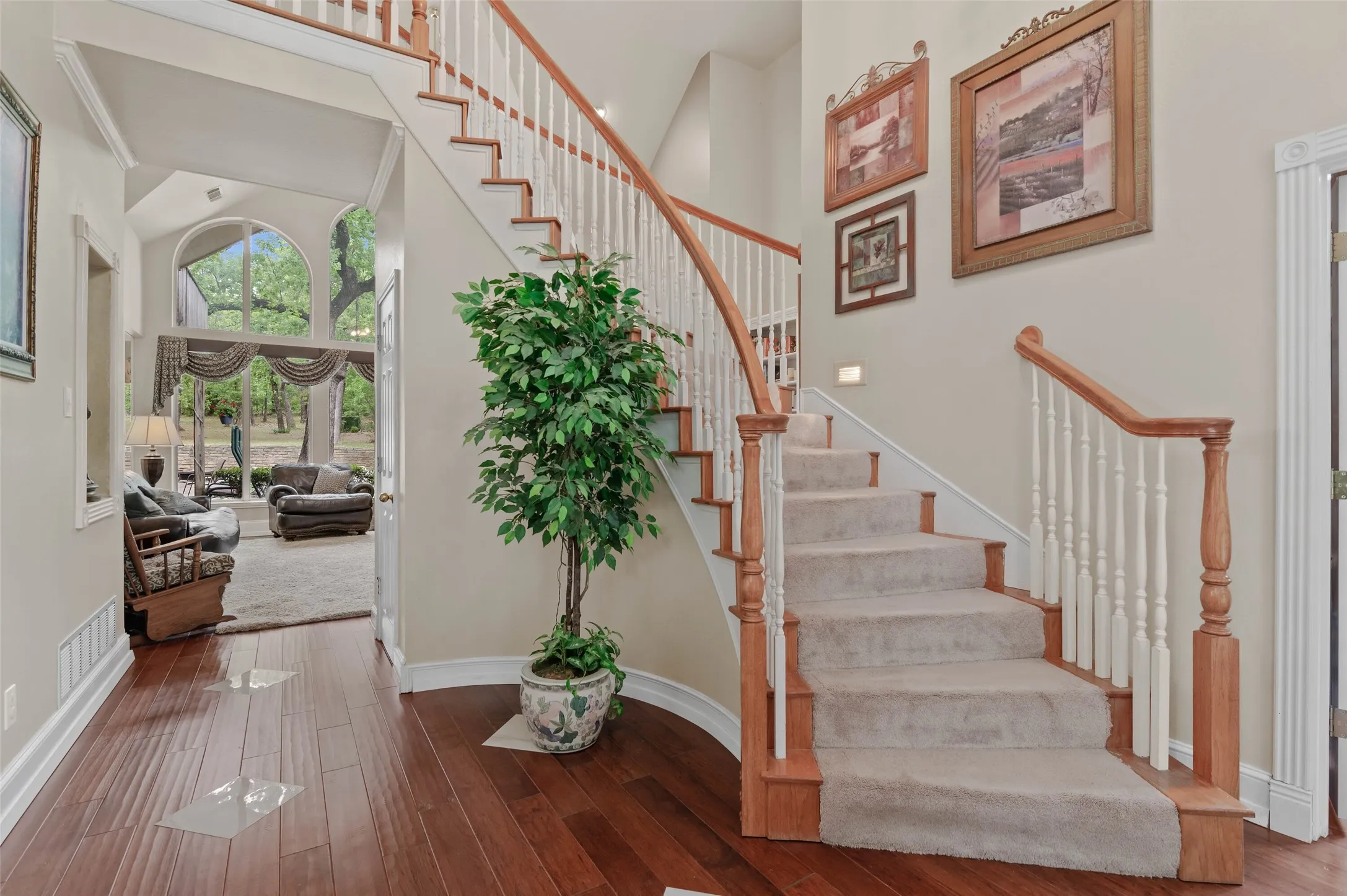Single Family Residence For Sale in Denton County , 982 Stonecrest Road, Argyle, Texas 76226, 4 Bedroom, 3 Bathroom, 3 Garage spaces, 3,240 Sqft, built in 1995, Preowned, mls#21234800, Real Estate Agent in Argyle, Homes For Sale in Denton county, Homes For Sale in Argyle, Realtor in Argyle Texas, Real Estate Brokerage Independent Realty Texas, Luminita Cordes Realtor