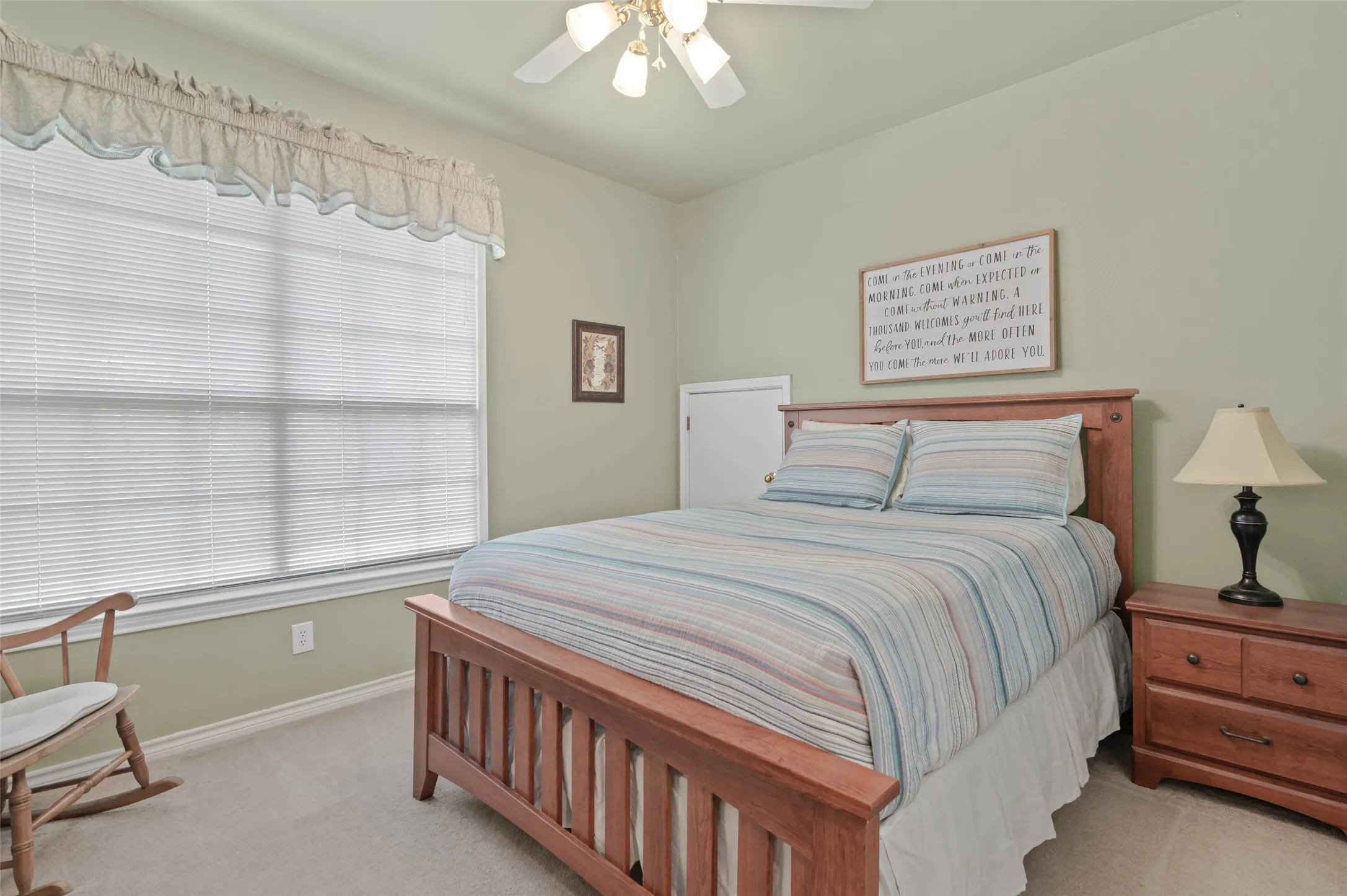 Single Family Residence For Sale in Denton County , 982 Stonecrest Road, Argyle, Texas 76226, 4 Bedroom, 3 Bathroom, 3 Garage spaces, 3,240 Sqft, built in 1995, Preowned, mls#21234800, Real Estate Agent in Argyle, Homes For Sale in Denton county, Homes For Sale in Argyle, Realtor in Argyle Texas, Real Estate Brokerage Independent Realty Texas, Luminita Cordes Realtor