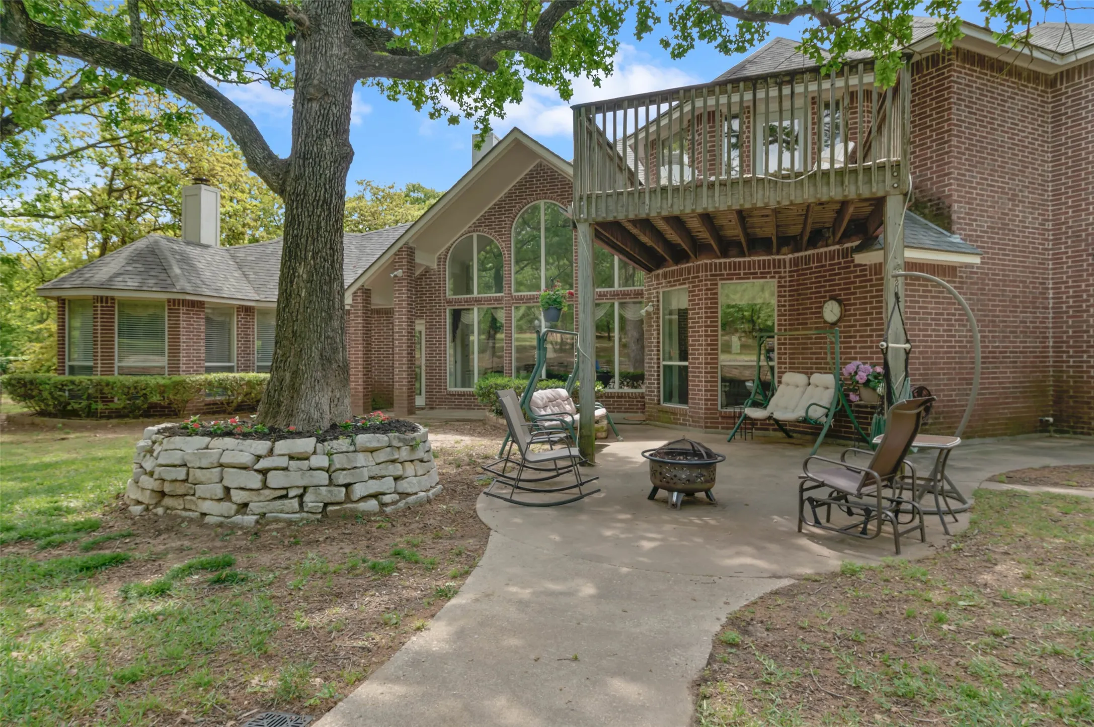 Single Family Residence For Sale in Denton County , 982 Stonecrest Road, Argyle, Texas 76226, 4 Bedroom, 3 Bathroom, 3 Garage spaces, 3,240 Sqft, built in 1995, Preowned, mls#21234800, Real Estate Agent in Argyle, Homes For Sale in Denton county, Homes For Sale in Argyle, Realtor in Argyle Texas, Real Estate Brokerage Independent Realty Texas, Luminita Cordes Realtor