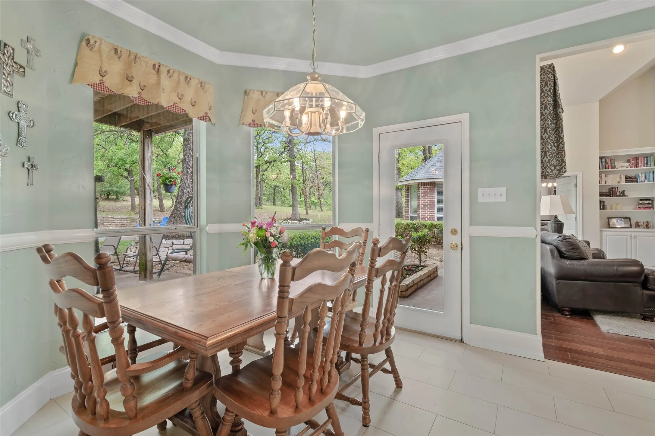 Single Family Residence For Sale in Denton County , 982 Stonecrest Road, Argyle, Texas 76226, 4 Bedroom, 3 Bathroom, 3 Garage spaces, 3,240 Sqft, built in 1995, Preowned, mls#21234800, Real Estate Agent in Argyle, Homes For Sale in Denton county, Homes For Sale in Argyle, Realtor in Argyle Texas, Real Estate Brokerage Independent Realty Texas, Luminita Cordes Realtor