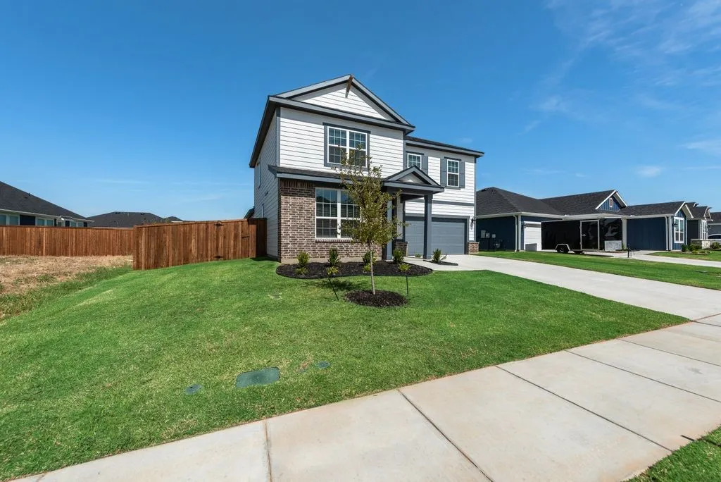Single Family Residence For Sale in Tarrant County , 1025 Canoe Way, Crowley, Texas 76036, 4 Bedroom, 3 Bathroom, 2 Garage spaces, 2,866 Sqft, built in 2026, New Construction - Complete, mls#21236369, Real Estate Agent in Crowley, Homes For Sale in Tarrant county, Homes For Sale in Crowley, Realtor in Crowley Texas, Real Estate Brokerage Independent Realty Texas, Luminita Cordes Realtor