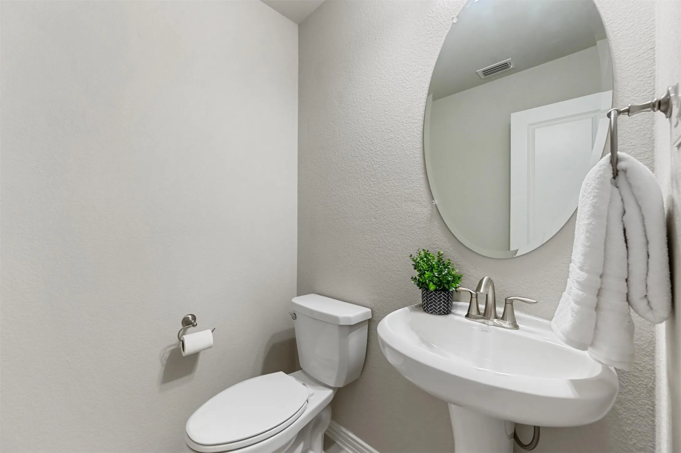 Single Family Residence For Rent in Collin County , 14336 Gatewood Lane, Frisco, Texas 75035, 5 Bedroom, 5 Bathroom, 2 Garage spaces, 3,720 Sqft, built in 2018, Preowned, mls#21236371, Real Estate Agent in Frisco, Homes For Rent in Collin county, Homes For Rent in Frisco, Realtor in Frisco Texas, Real Estate Brokerage Independent Realty Texas, Luminita Cordes Realtor